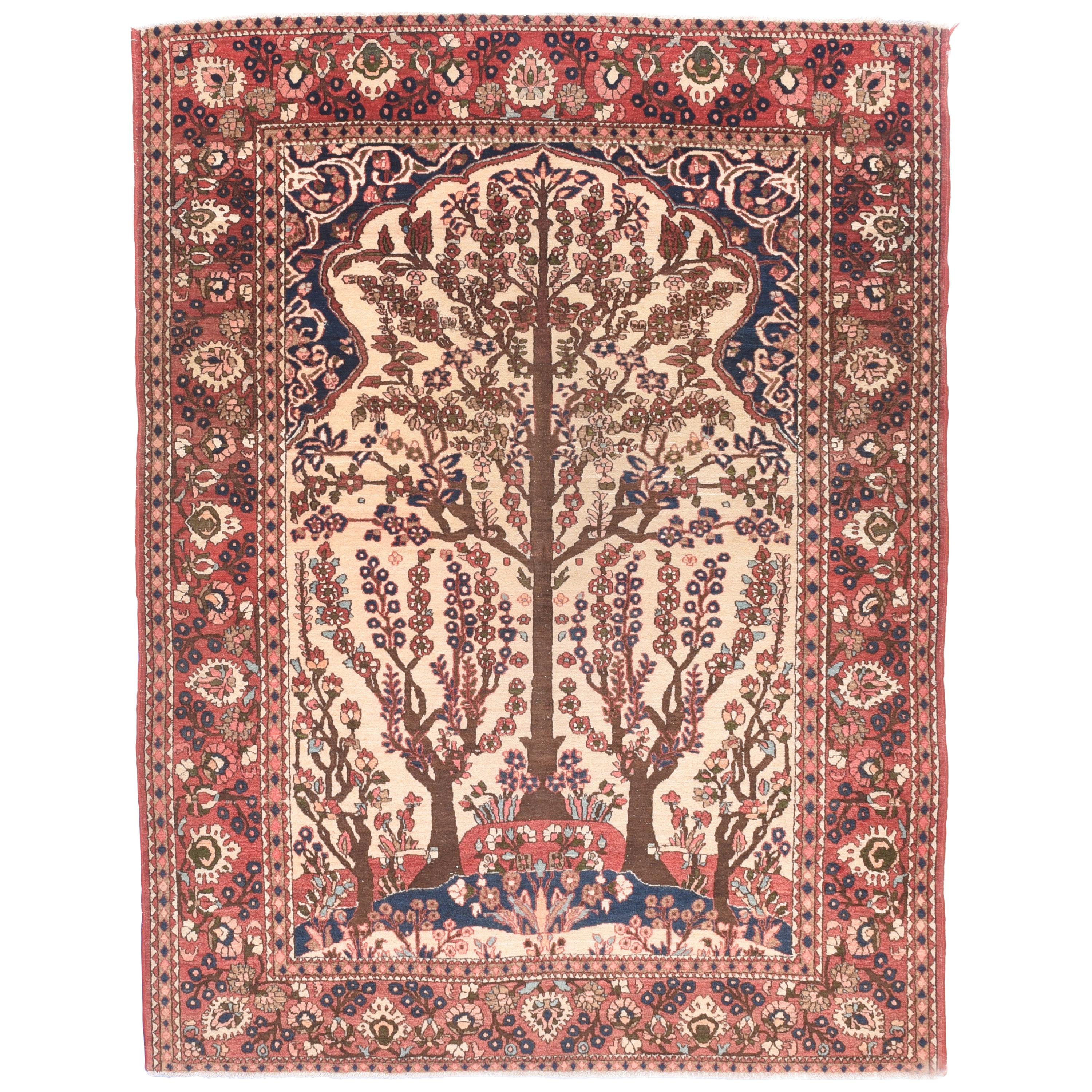 Fine Antique Persian Isfahan en vente