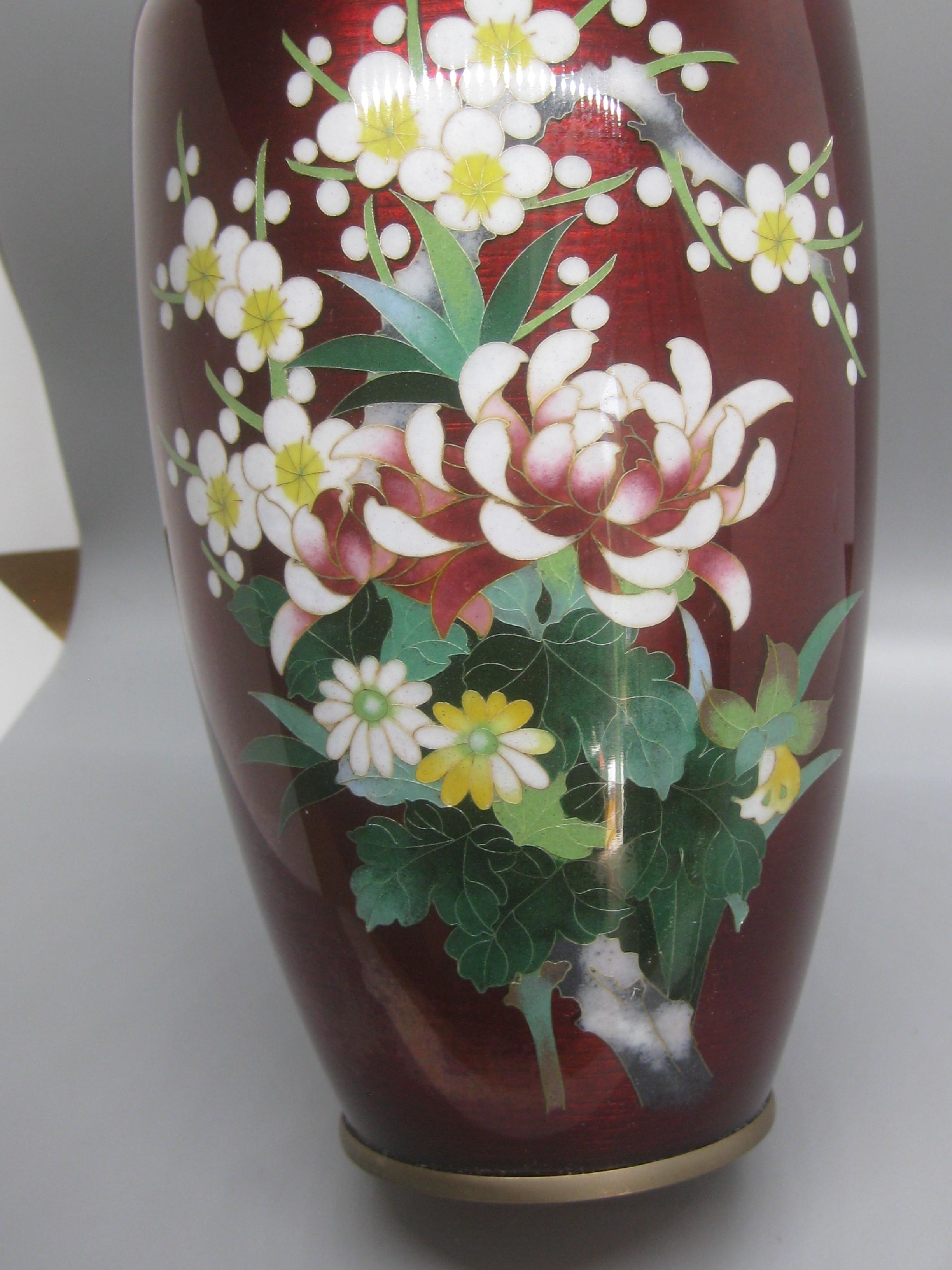 Grand vase japonais ancien en émail cloisonné couleur sang de pigeon Ginbari, grand modèle en vente 4