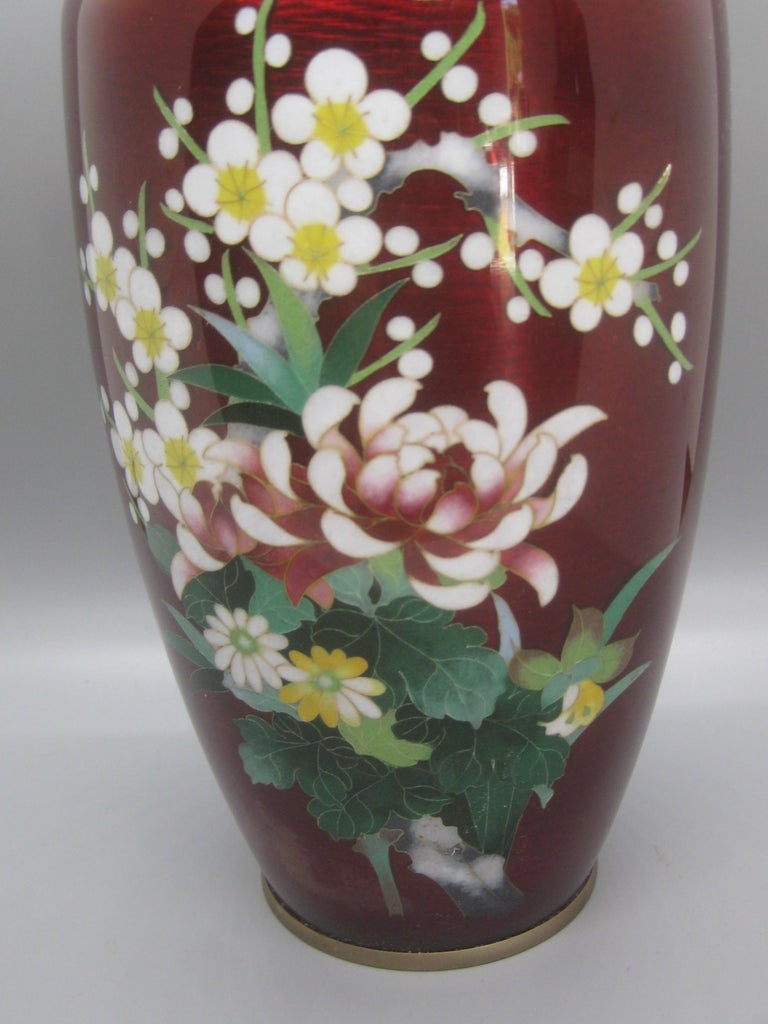 Fine Antique Japanese Cloisonne Ginbari Pigeon Blood Enamel Vase Big In Excellent Condition For Sale In San Diego, CA