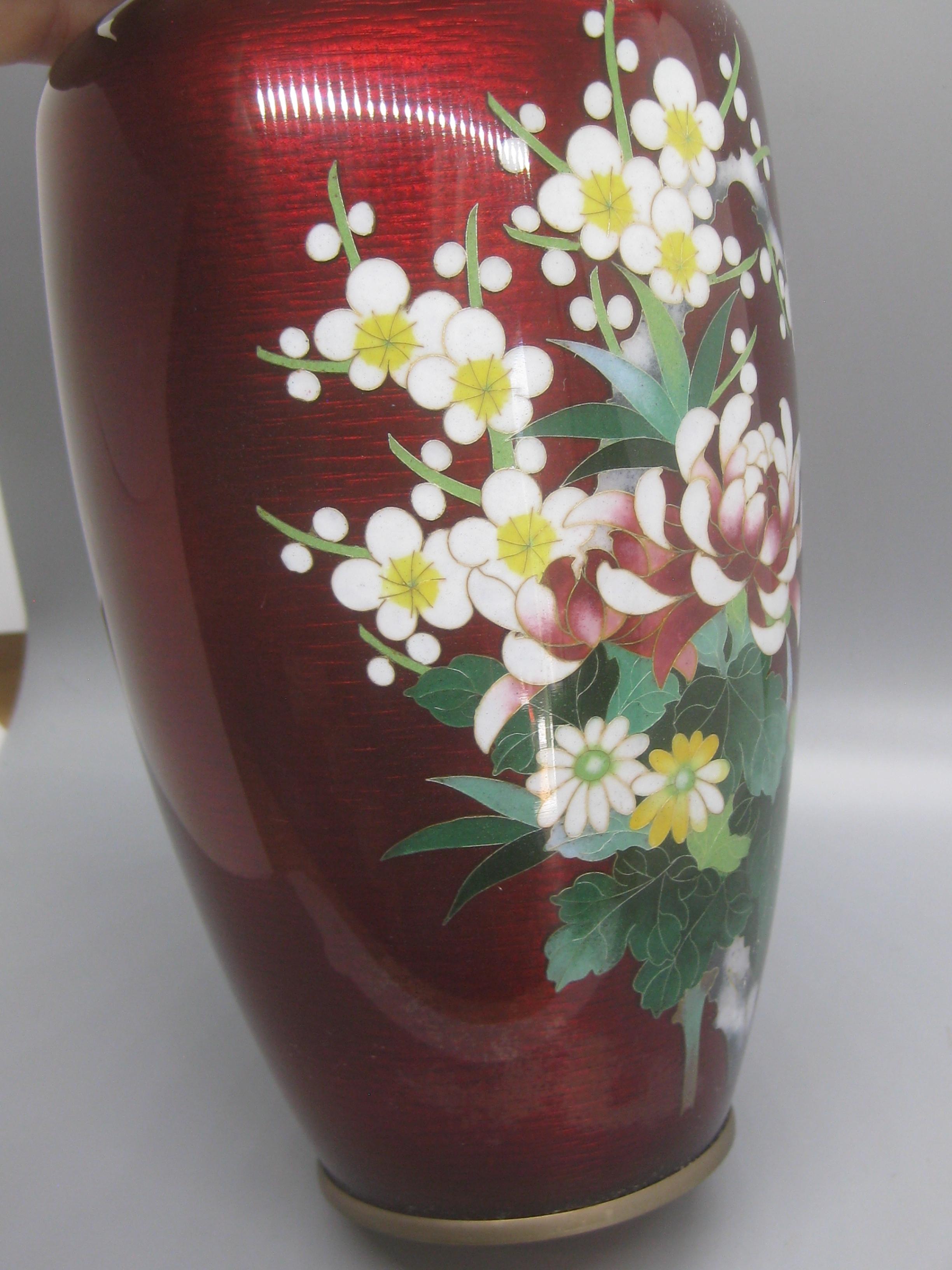 Grand vase japonais ancien en émail cloisonné couleur sang de pigeon Ginbari, grand modèle en vente 3