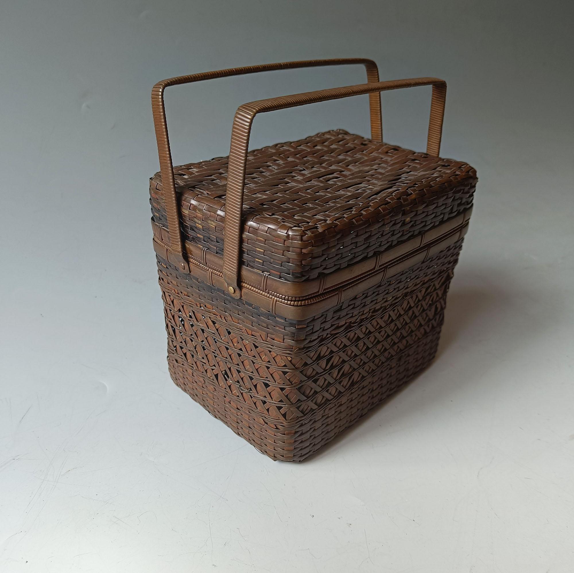 Hand-Woven Fine Antique Japanese woven copper box basket Asian Antiques Ikebana 中国古董 For Sale