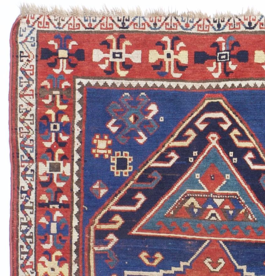 Feiner antiker Kazak-Teppich 3'10
