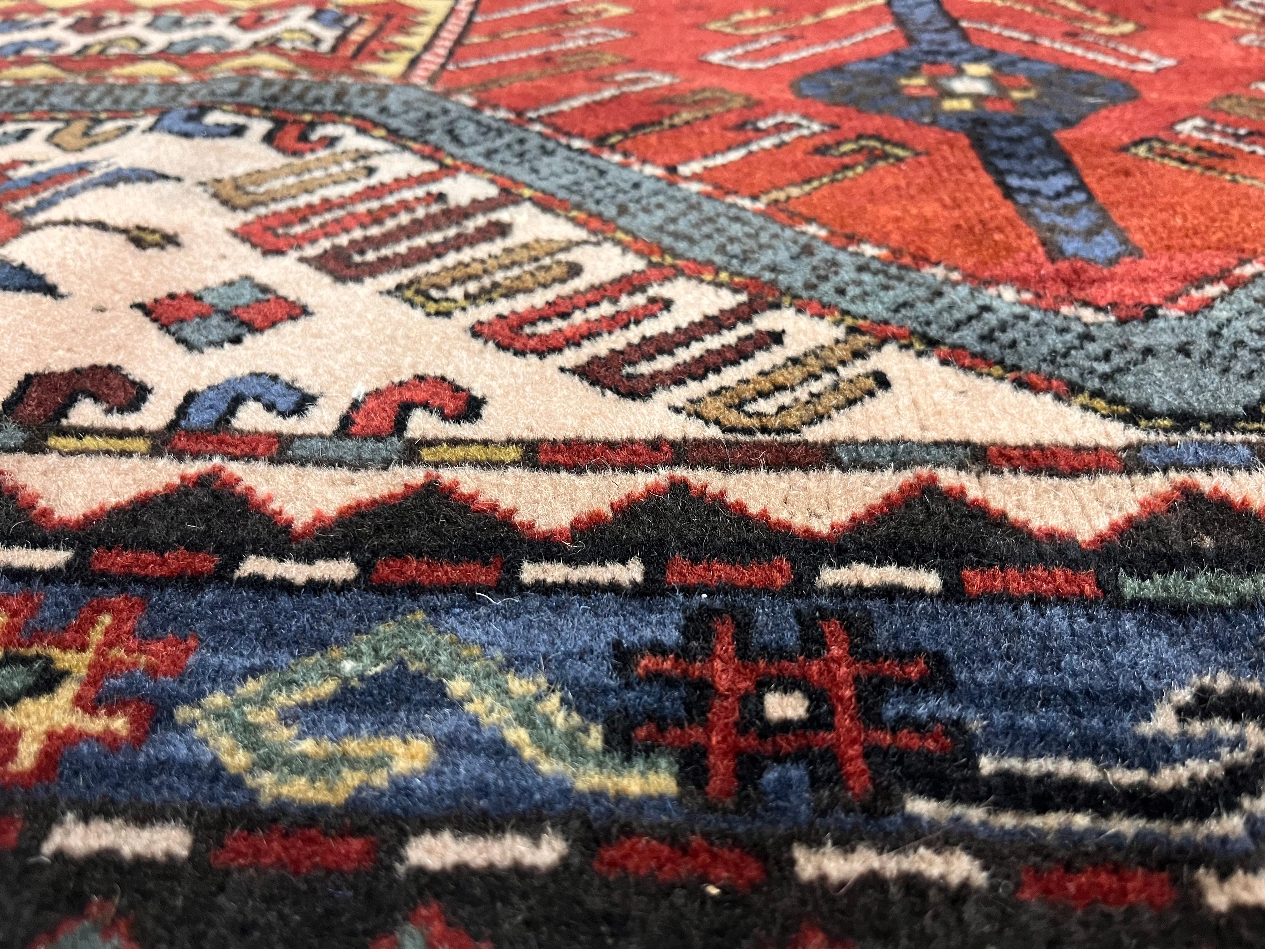 Feiner antiker Kazak-Wollteppich 5'1