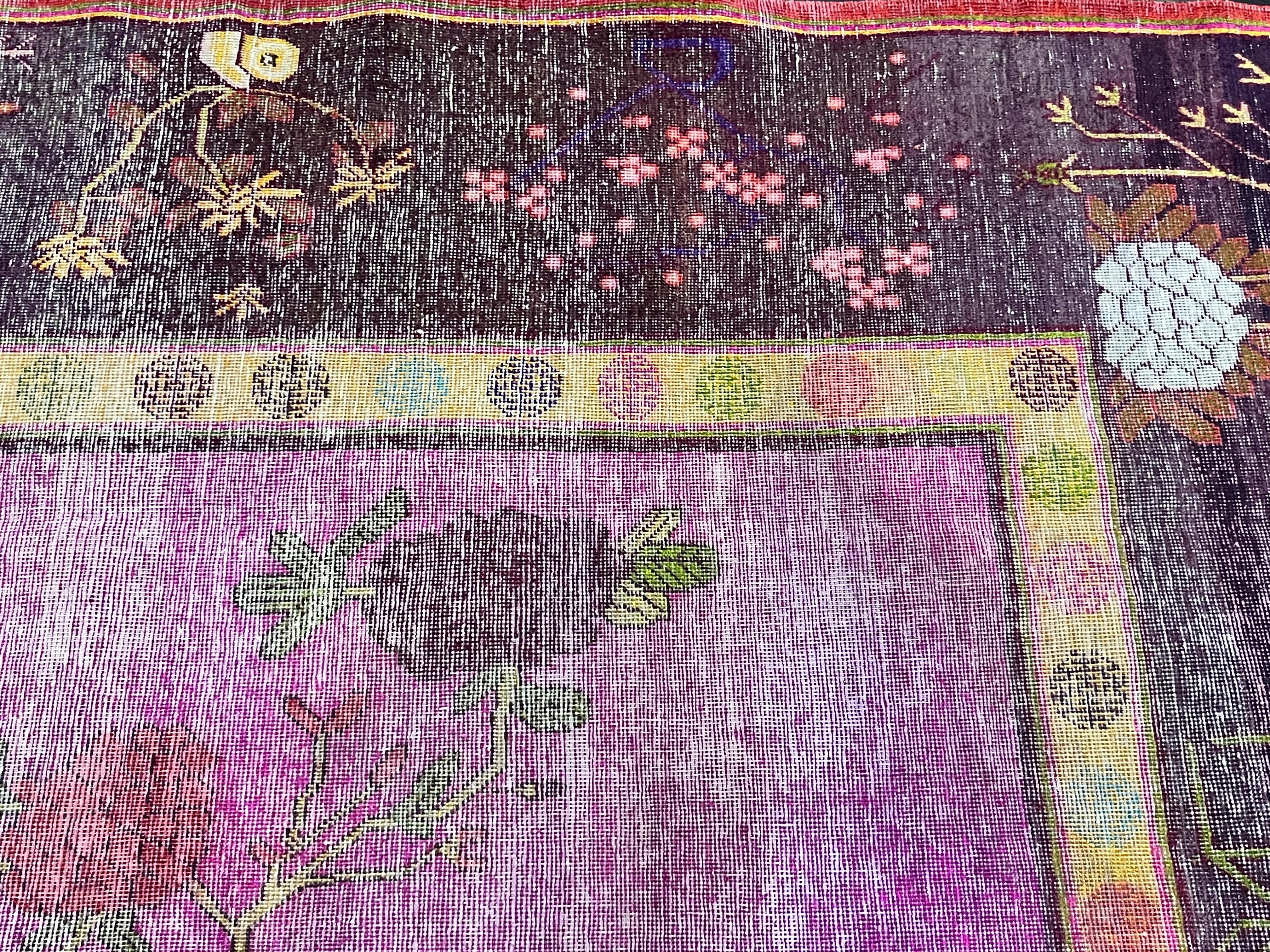 XIXe siècle Tapis ancien en soie Khotan 5'7