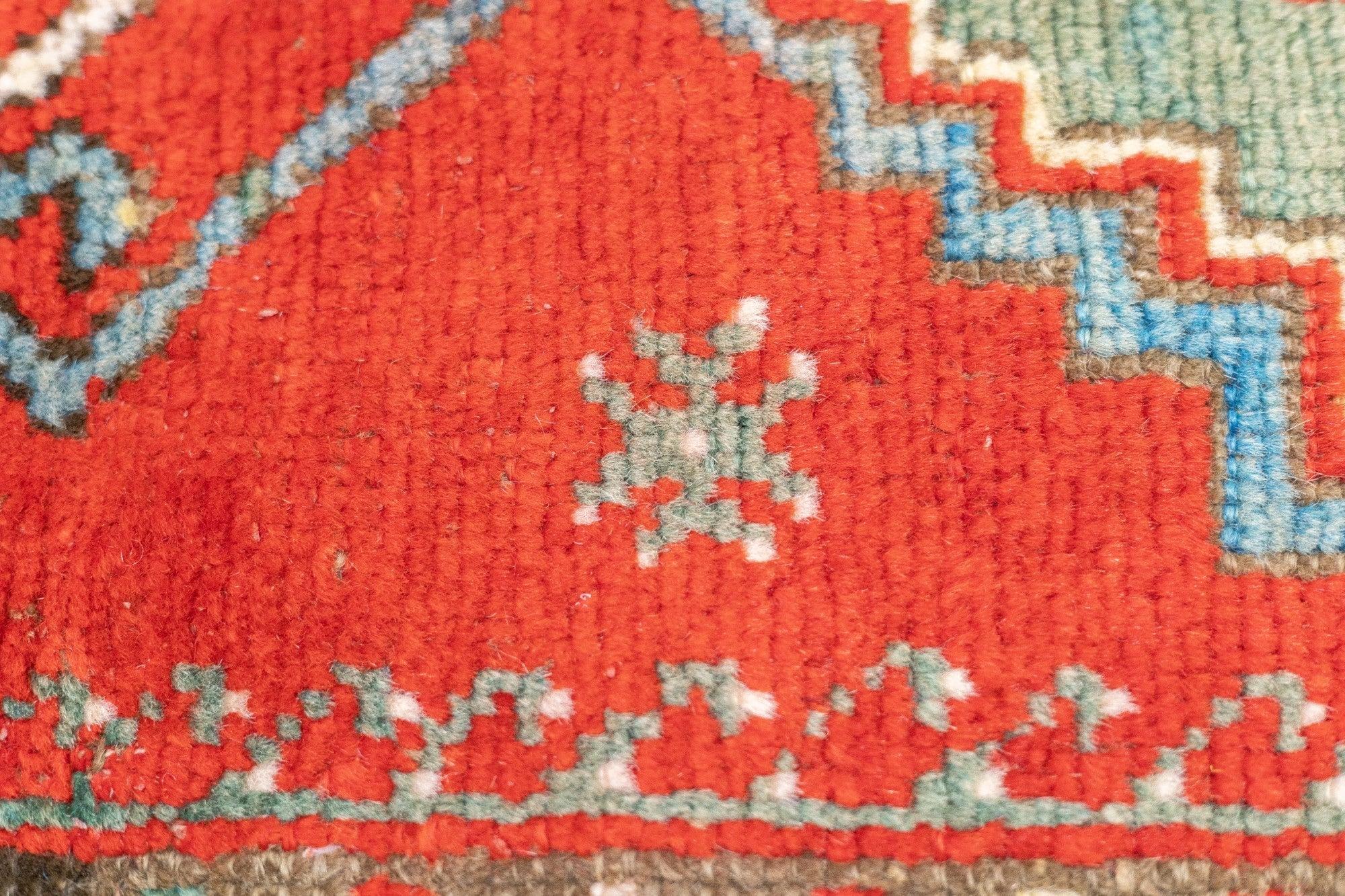 Feiner antiker Konya-Teppich (einer von drei) 1'6'' x 2'11'' im Angebot 3
