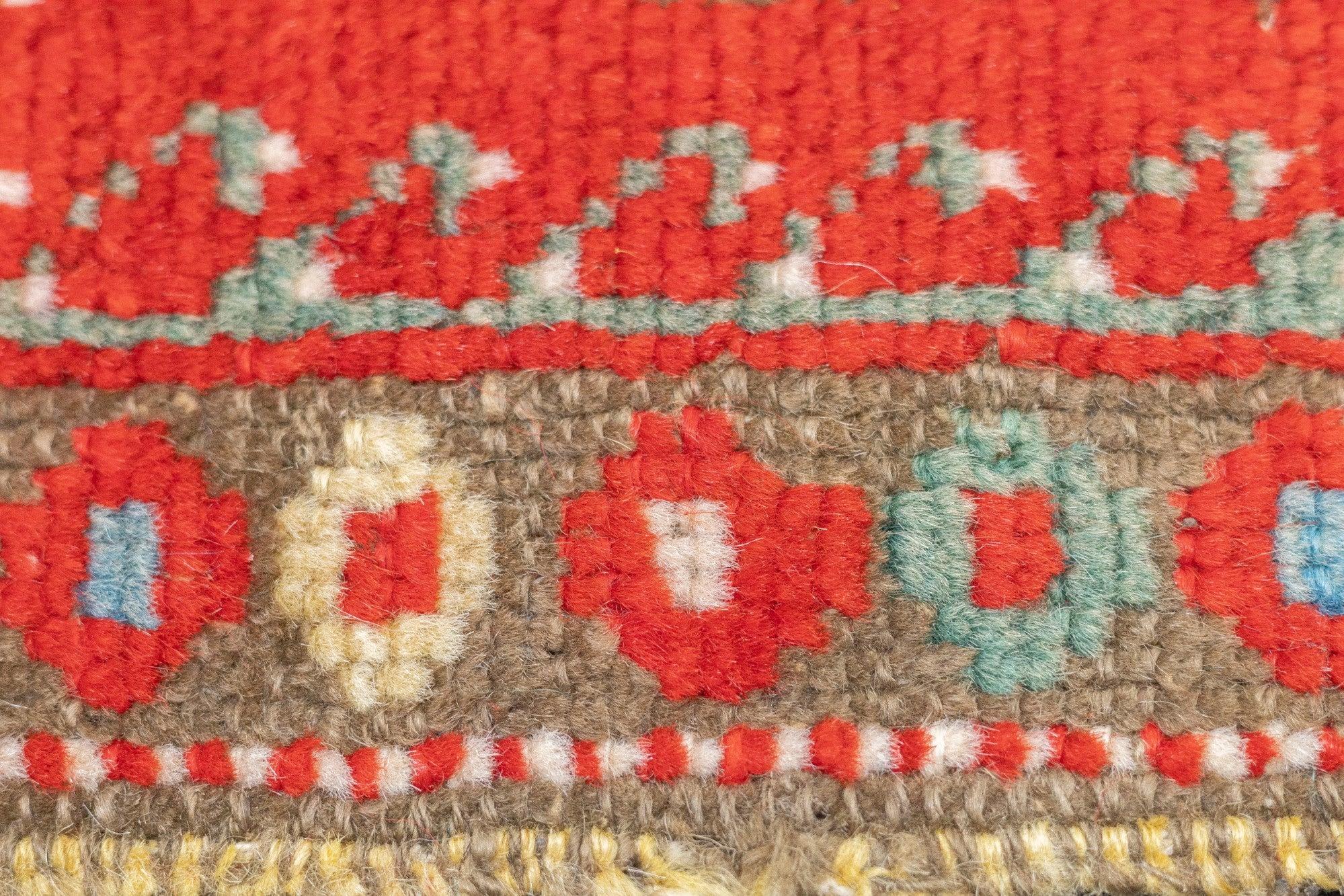 Feiner antiker Konya-Teppich (einer von drei) 1'6'' x 2'11'' im Angebot 4