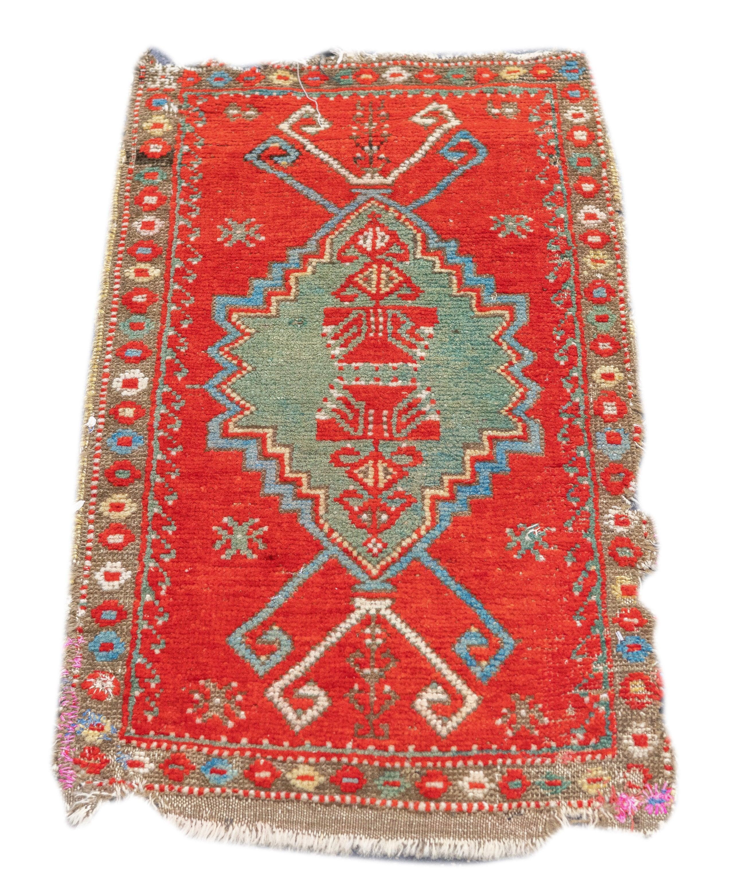 Feiner antiker Konya-Teppich (einer von drei) 1'6'' x 2'11'' im Angebot 5