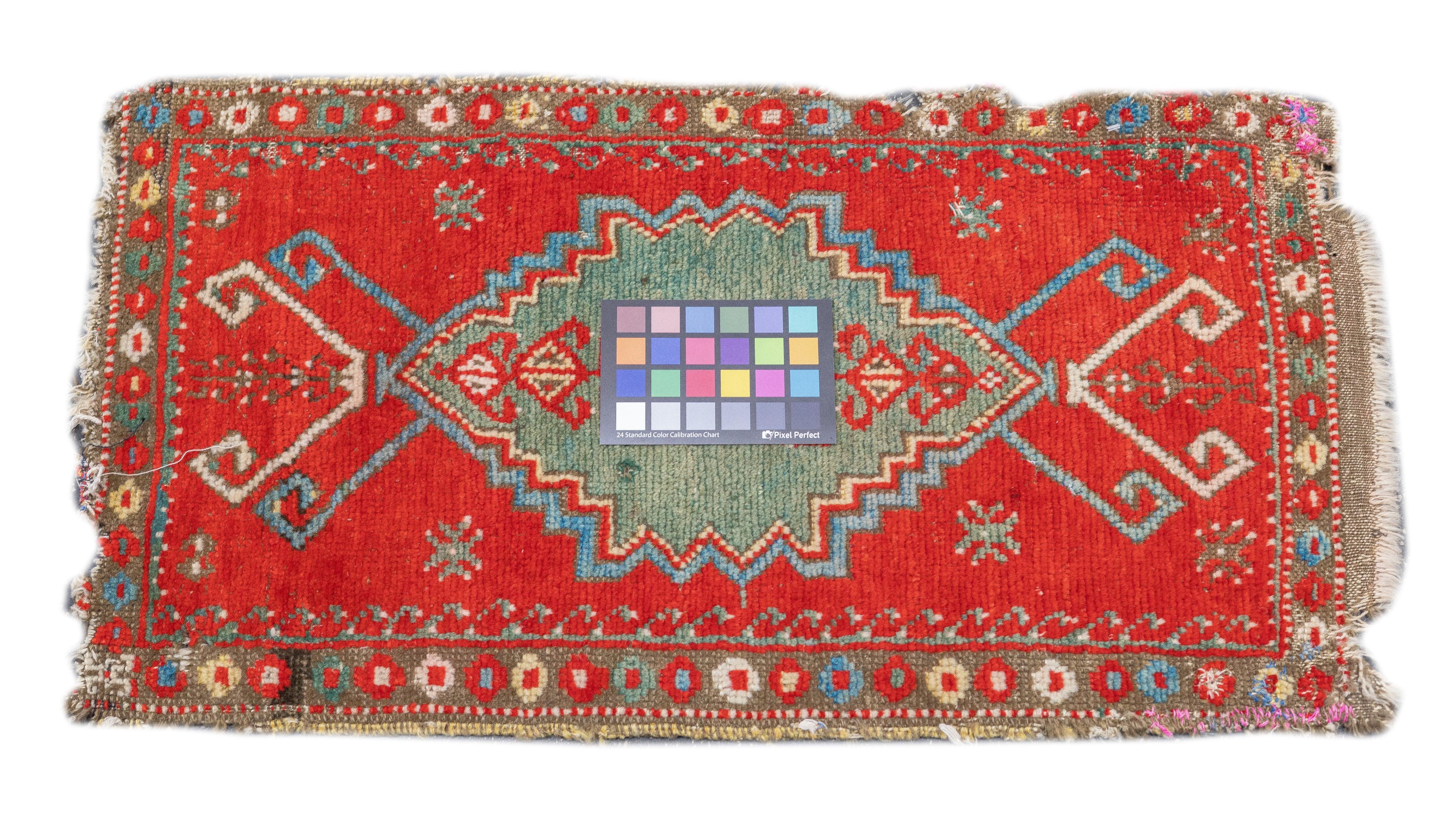 Feiner antiker Konya-Teppich (einer von drei) 1'6'' x 2'11'' im Angebot 6
