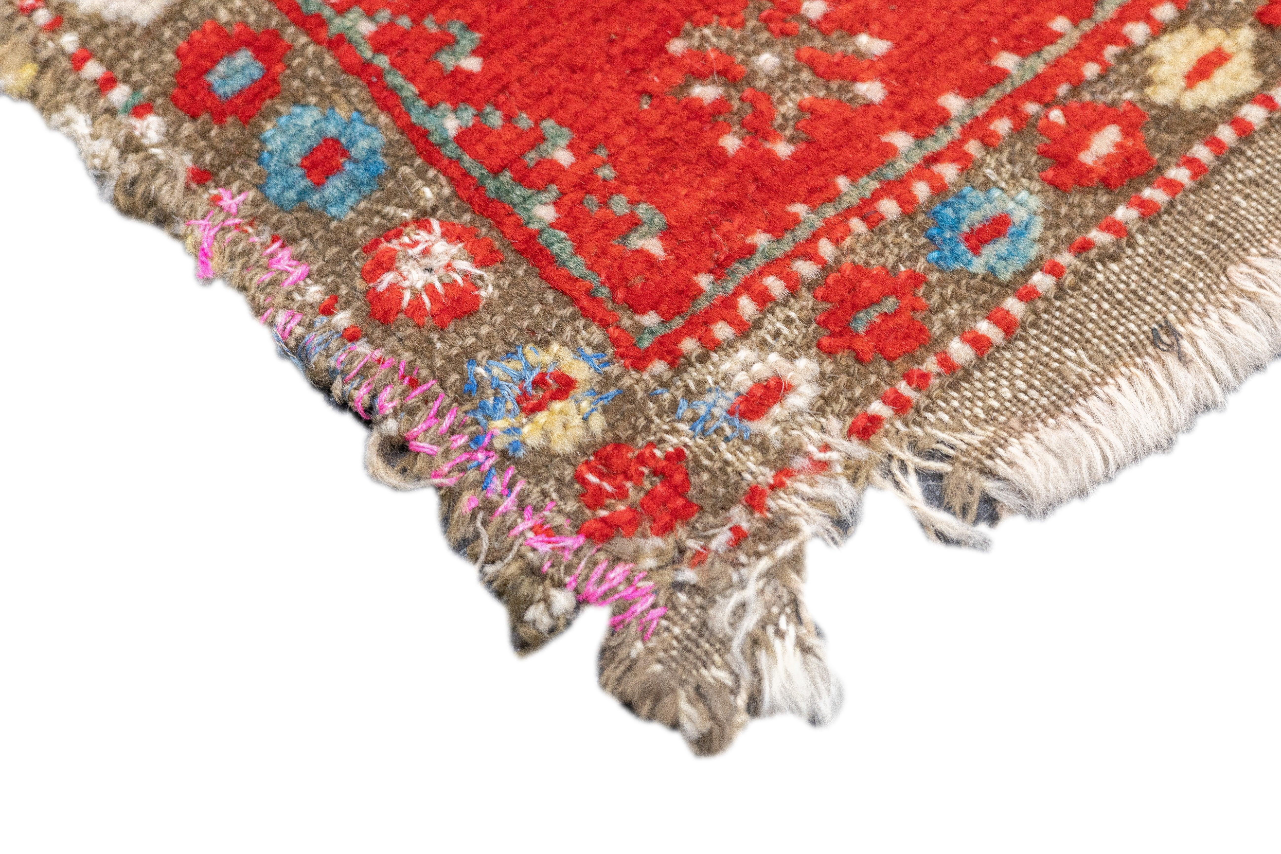 Feiner antiker Konya-Teppich (einer von drei) 1'6'' x 2'11'' (Türkisch) im Angebot