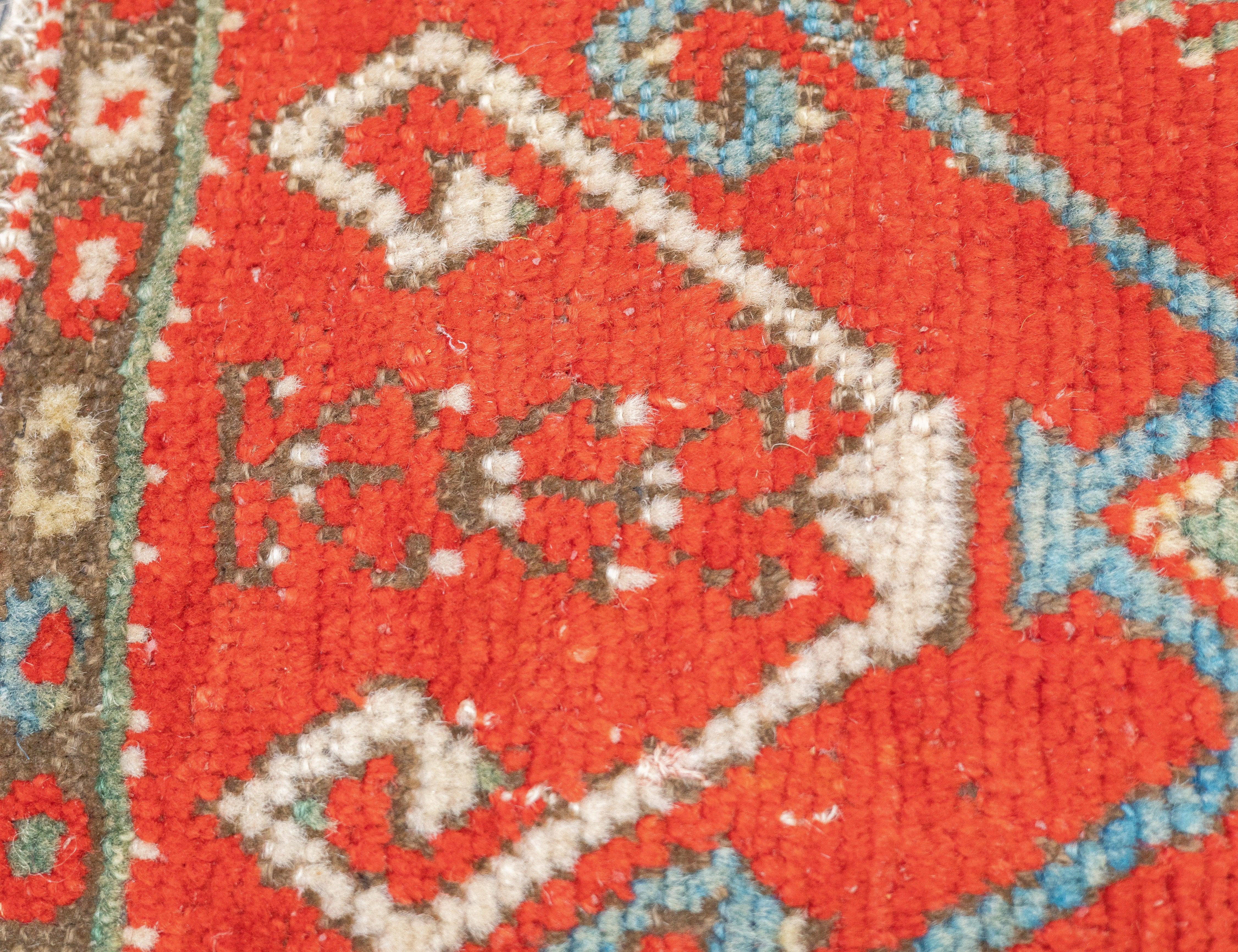 Feiner antiker Konya-Teppich (einer von drei) 1'6'' x 2'11'' (Handgeknüpft) im Angebot