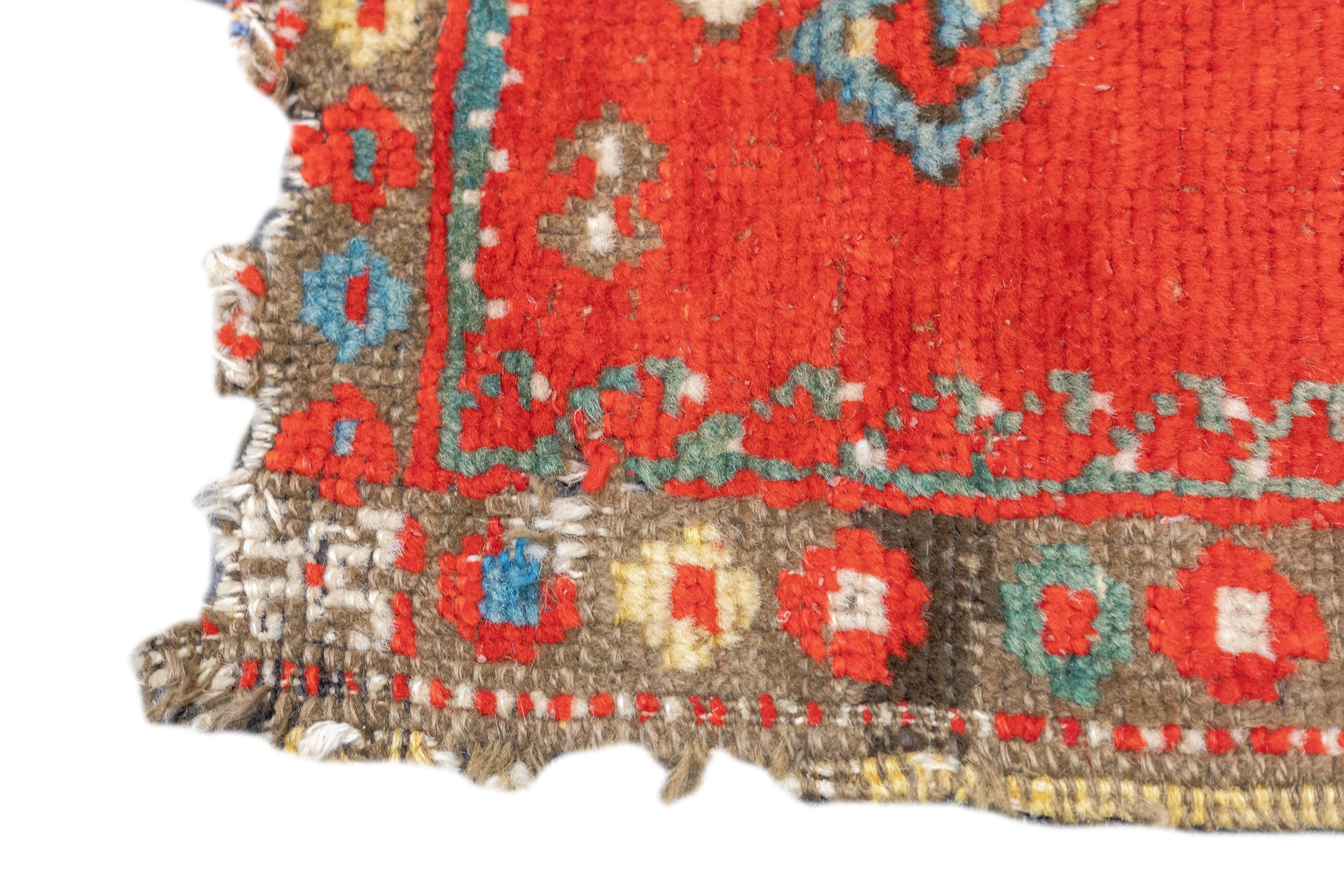 Feiner antiker Konya-Teppich (einer von drei) 1'6'' x 2'11'' im Angebot 1