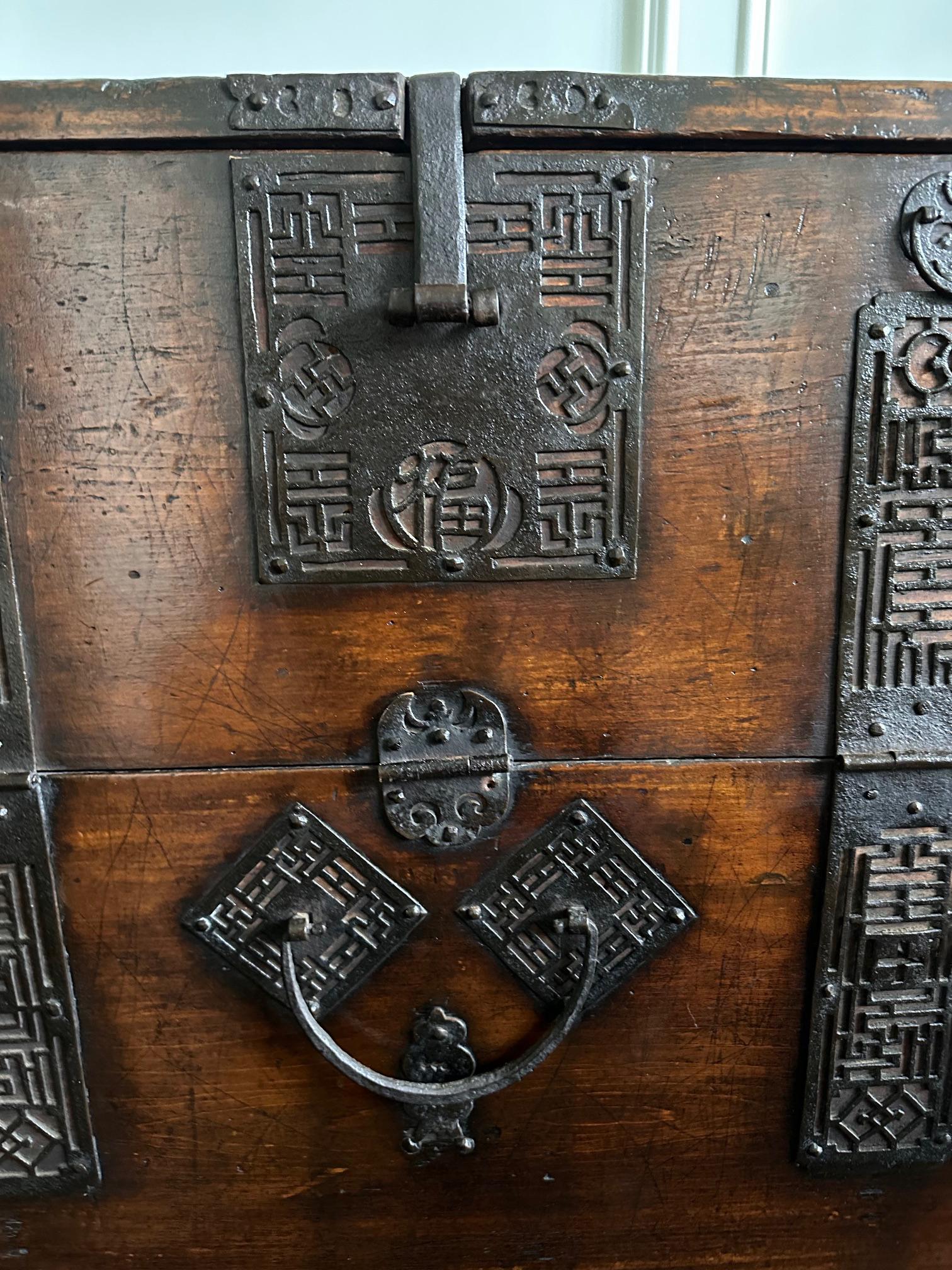 Fine Antique Korean Bandaji Chest Gangwha Island Joseon Dynasty For Sale 4
