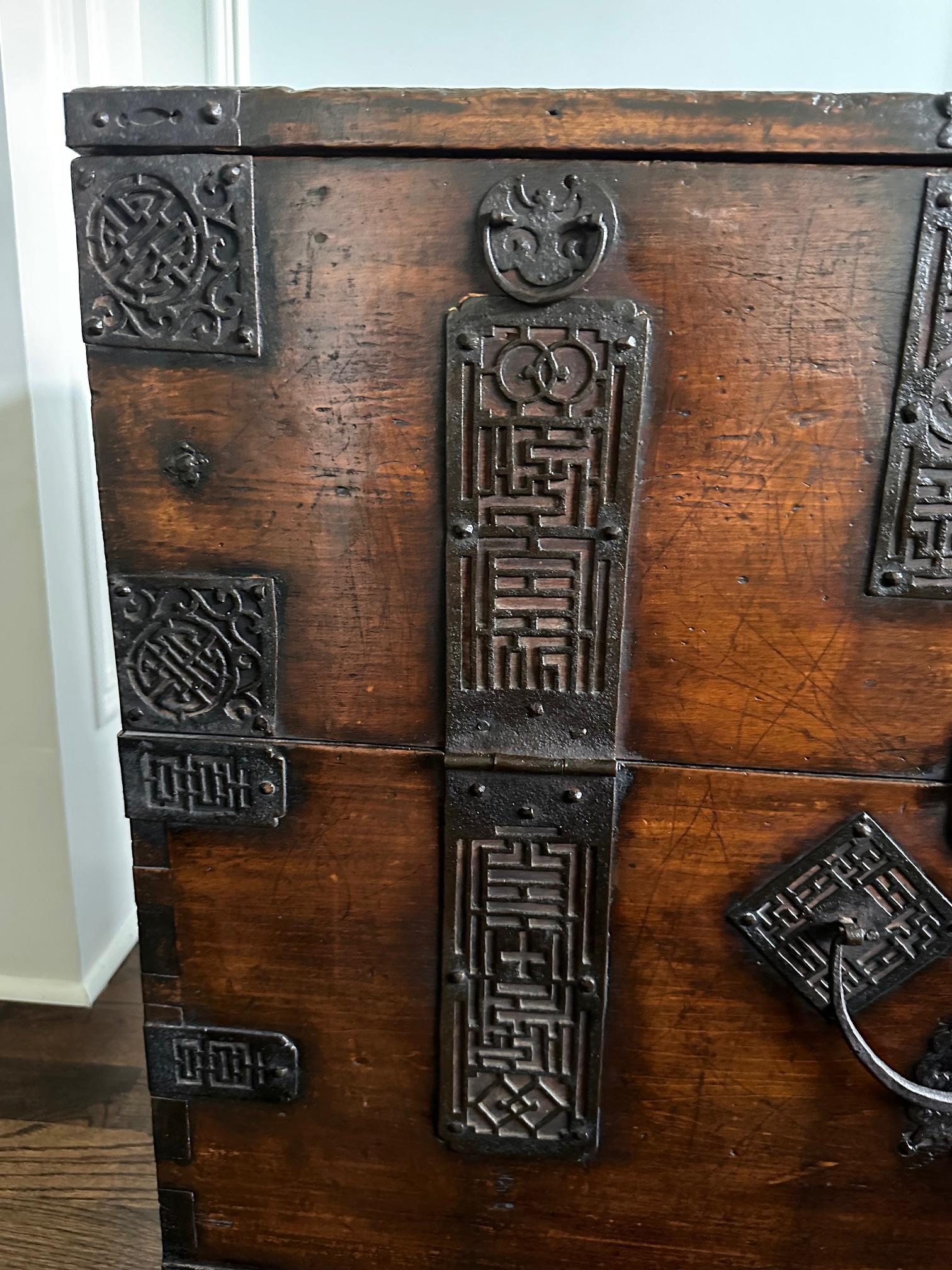 Fine Antique Korean Bandaji Chest Gangwha Island Joseon Dynasty For Sale 7