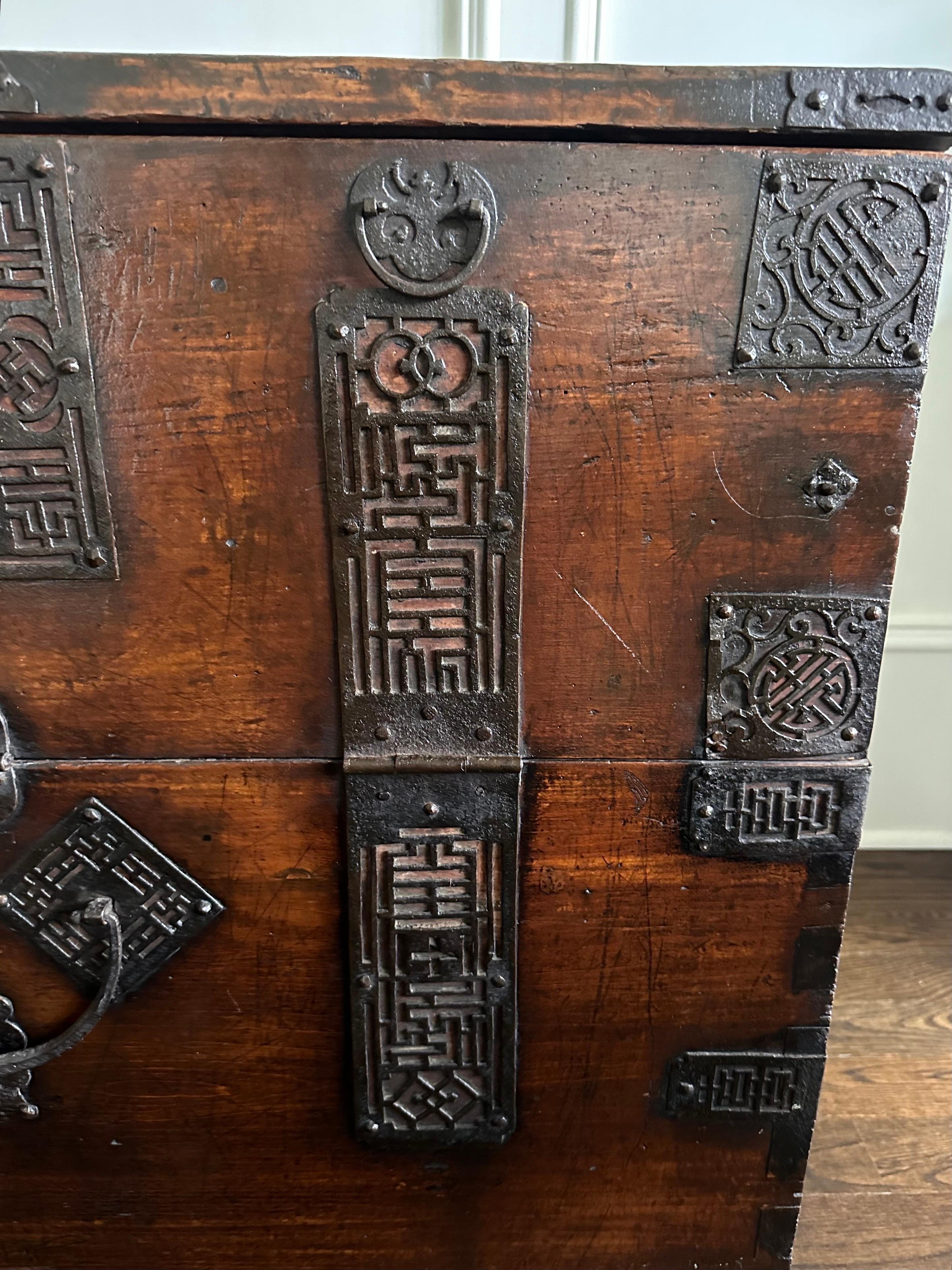 Fine Antique Korean Bandaji Chest Gangwha Island Joseon Dynasty For Sale 8