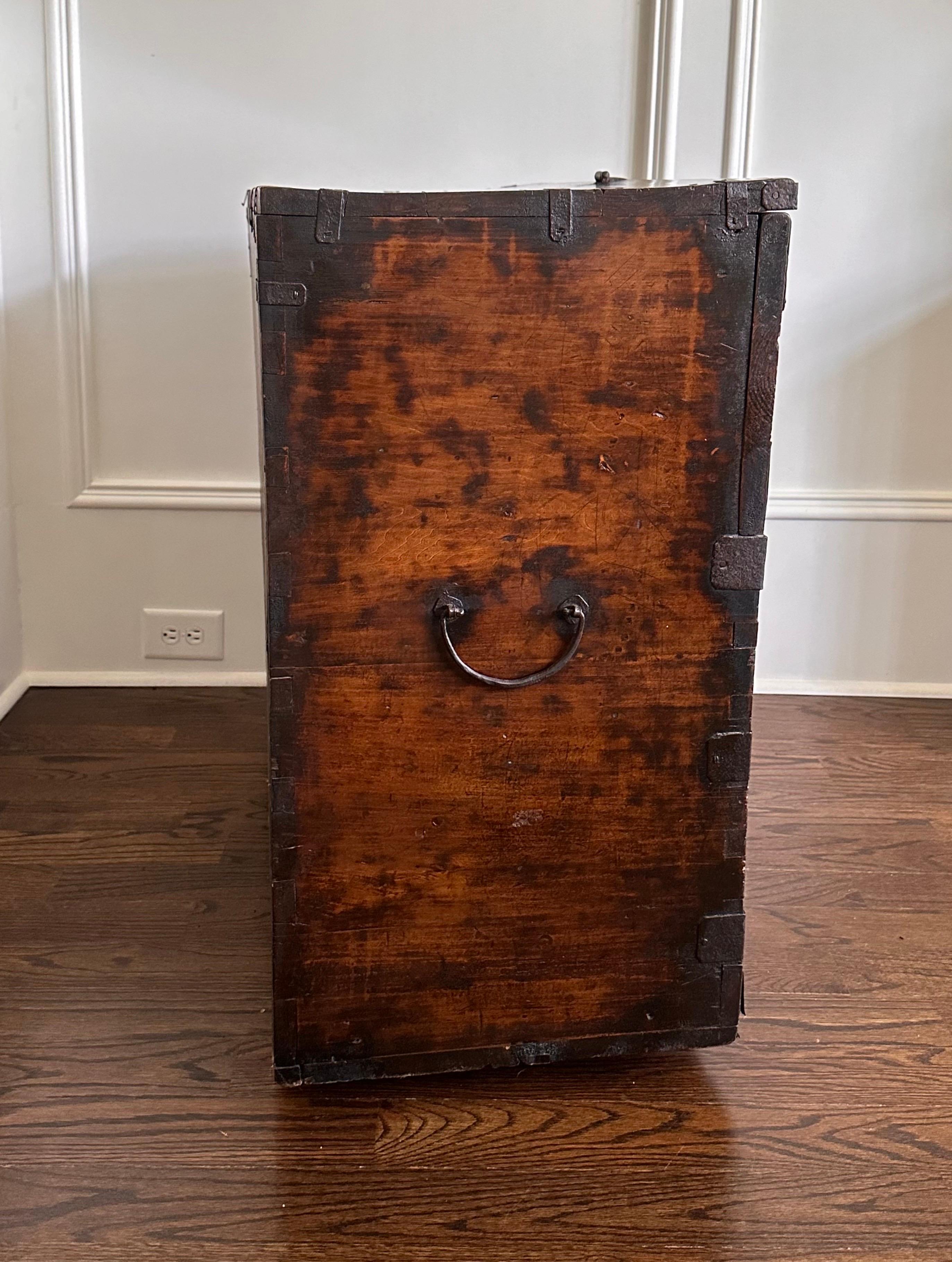 19th Century Fine Antique Korean Bandaji Chest Gangwha Island Joseon Dynasty For Sale