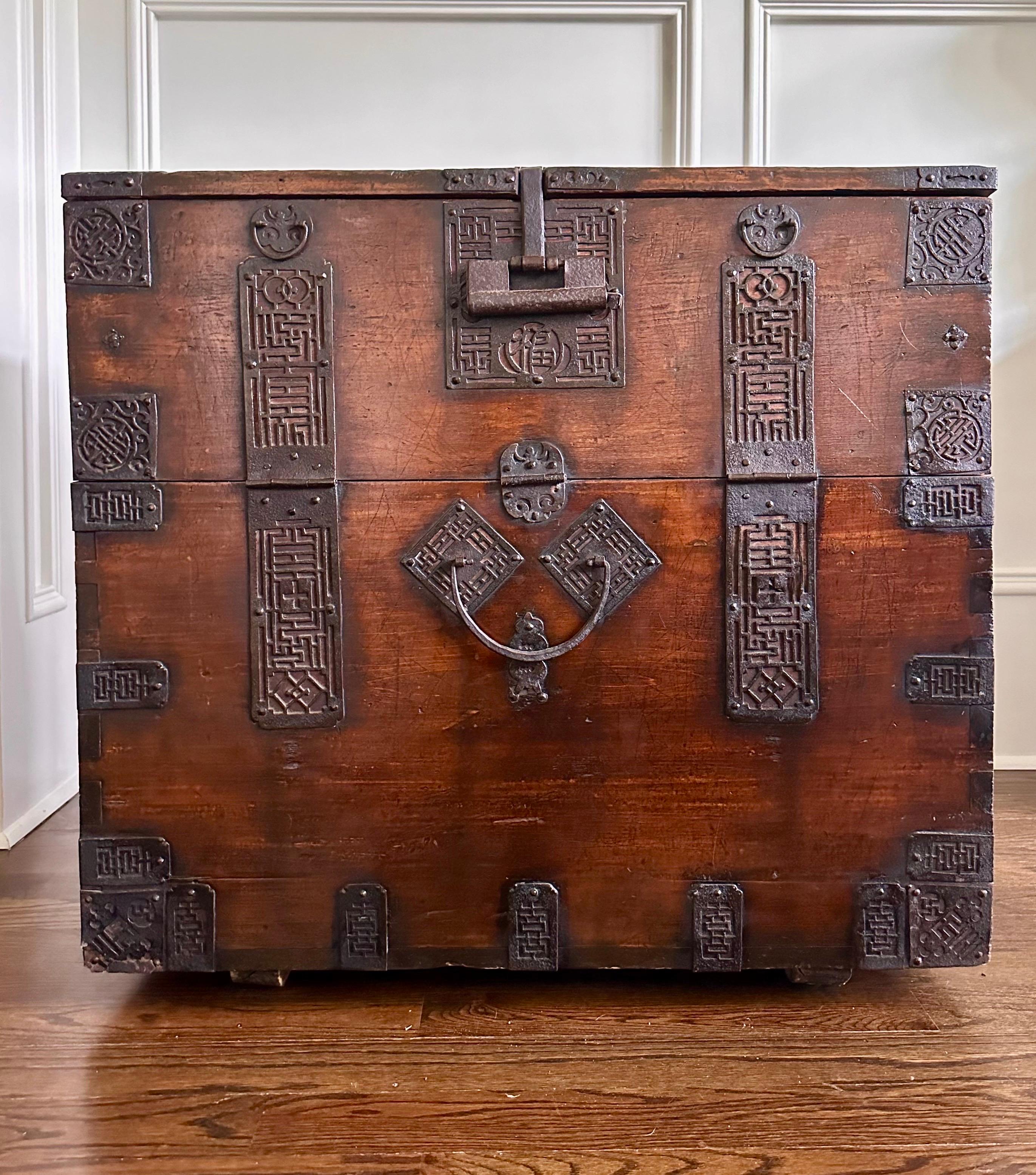 Fine Antique Korean Bandaji Chest Gangwha Island Joseon Dynasty For Sale 3
