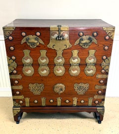 Fine Antique Korean Bandaji Chest Gyeonggi Do Joseon Dynasty