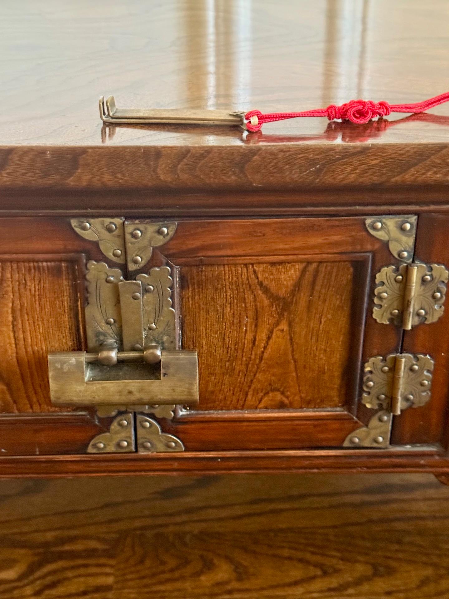Ancien bureau d'érudit coréen Ch'aeksang Dynastie Joseon en vente 5