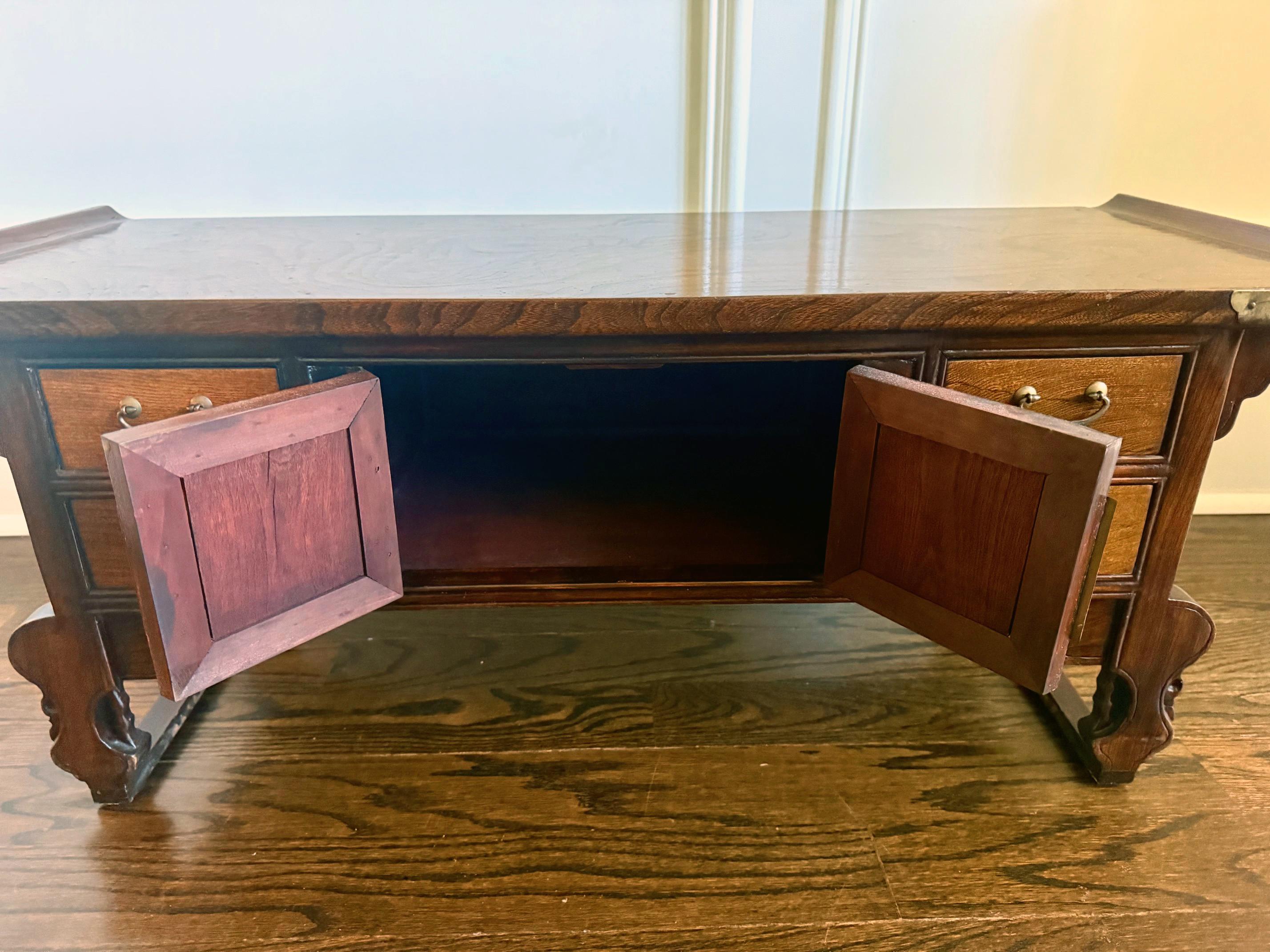 Bois Ancien bureau d'érudit coréen Ch'aeksang Dynastie Joseon en vente