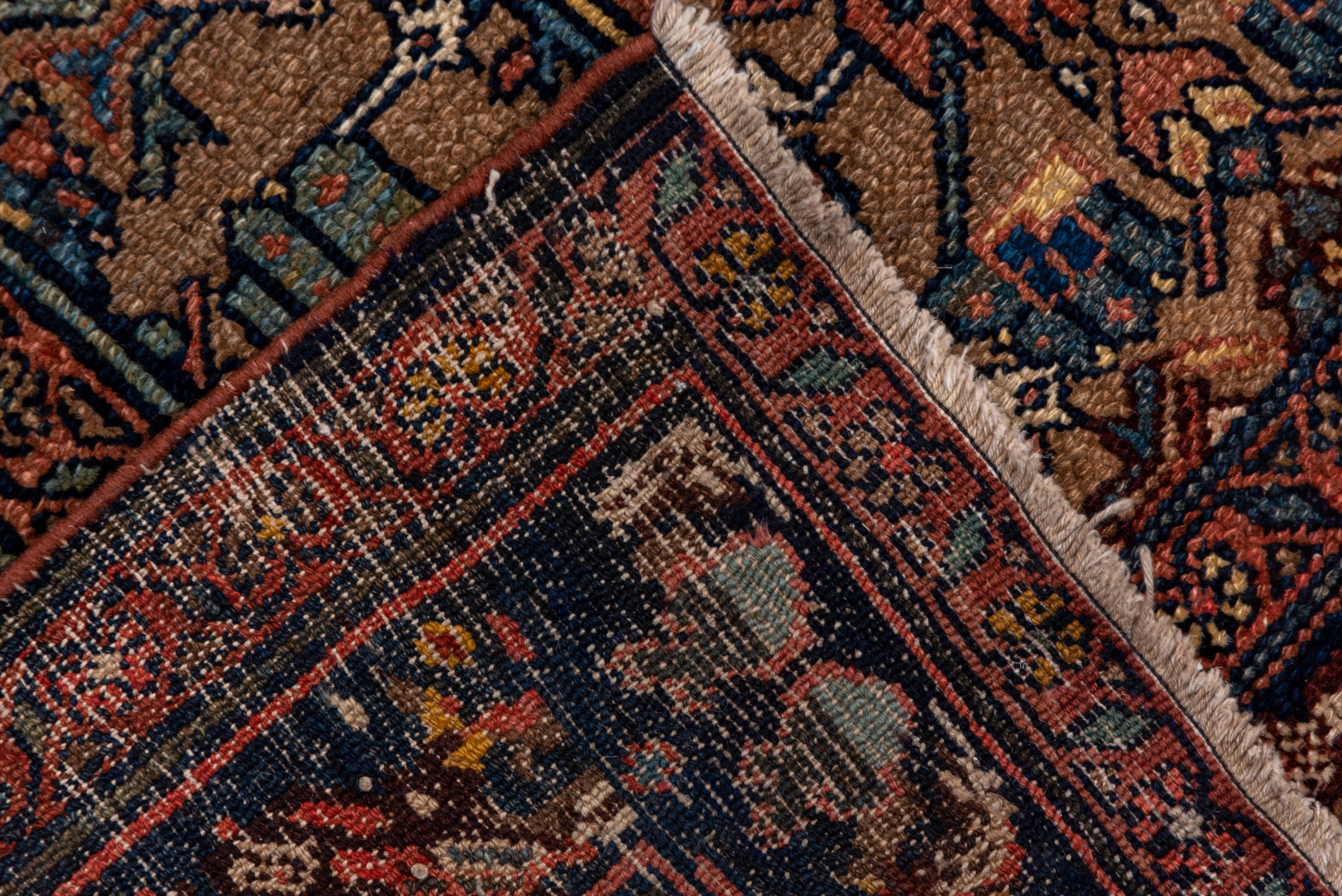 Fine Antique Large Persian Bibikabad Carpet, Small Center Medallion, circa 1920s For Sale 1