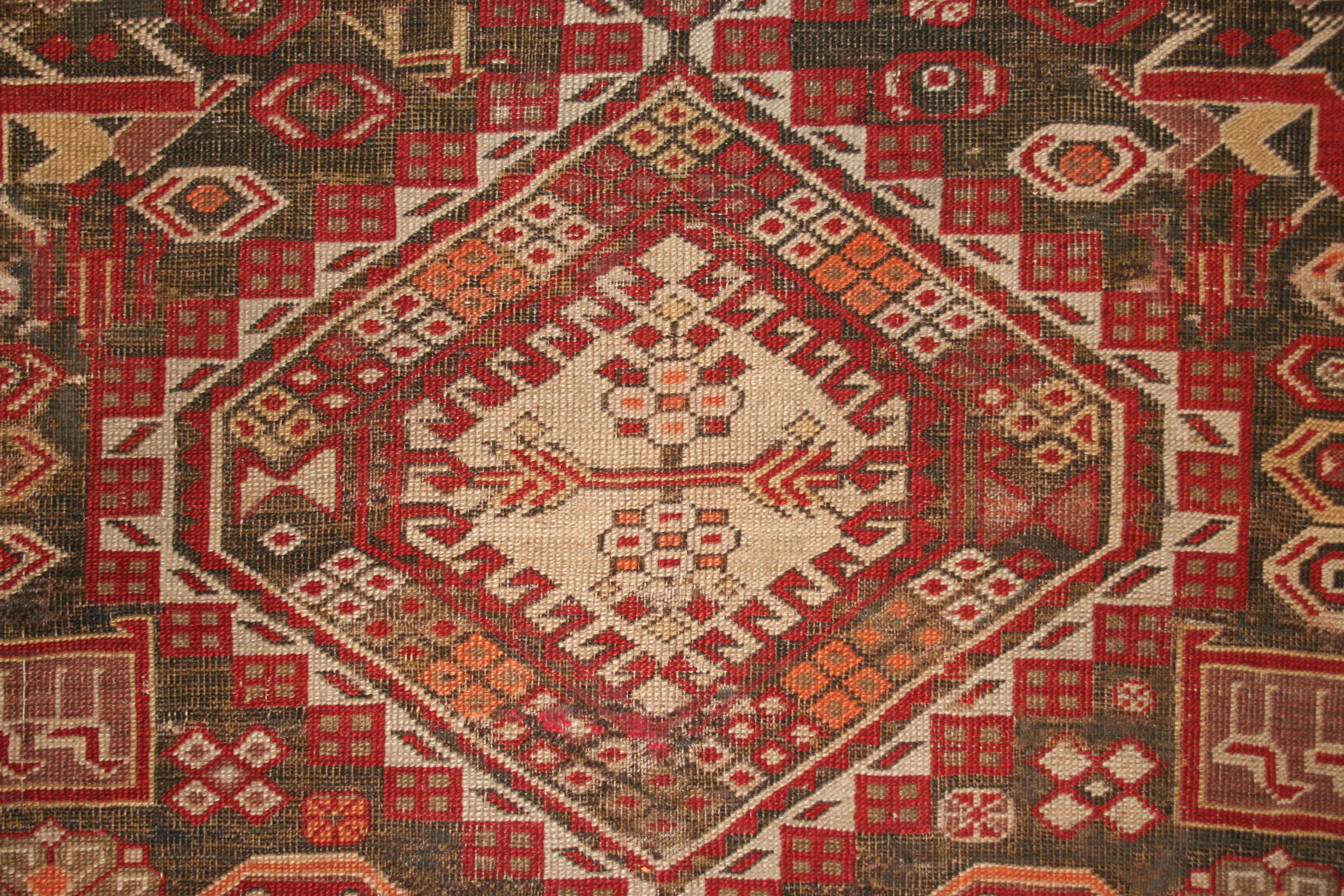 Kazakh Tapis Shirvan caucasien ancien de grande taille en vente
