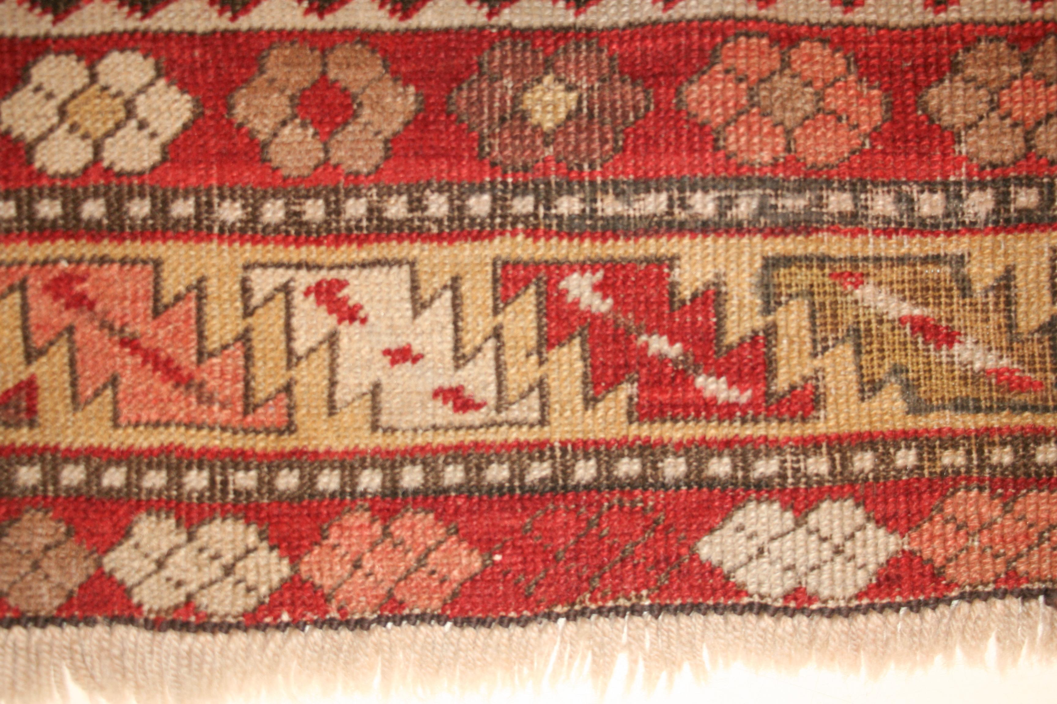 Noué à la main Tapis Shirvan caucasien ancien de grande taille en vente