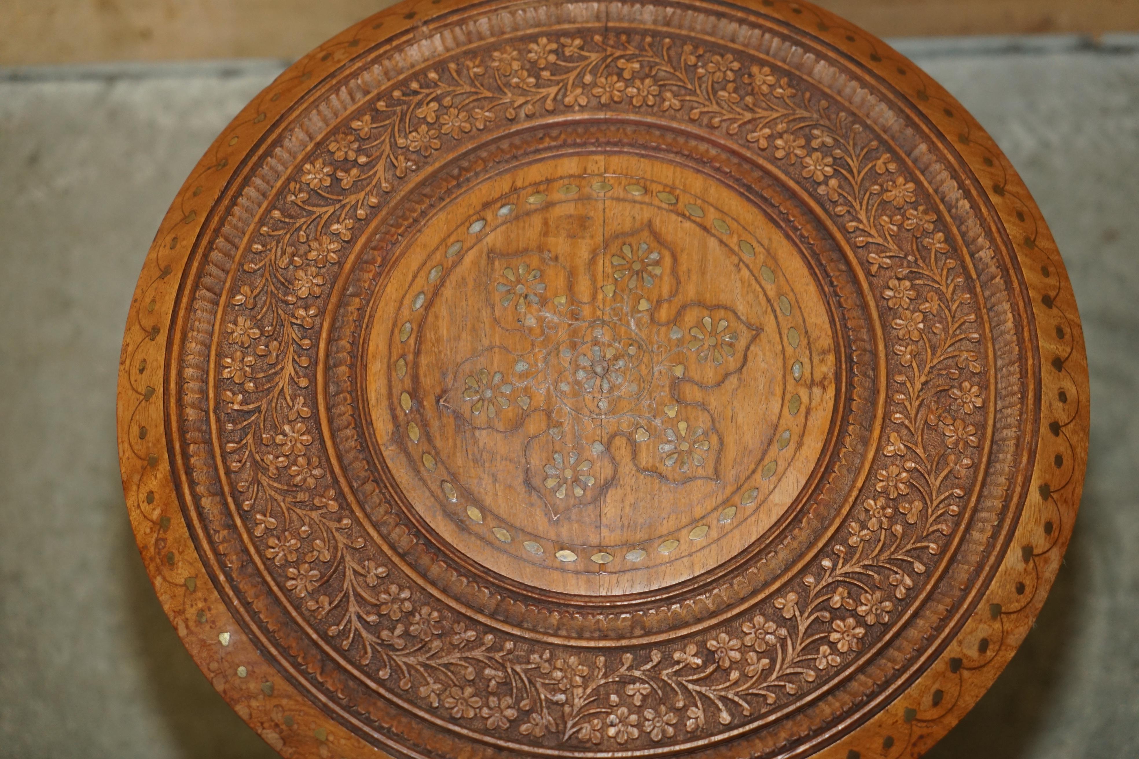 Siriano FINE ANTIQUE LIBERTY ViCTORIAN CIR 1880 INLAID SYRIAN HAND CARVED FOLDES TABLE in vendita