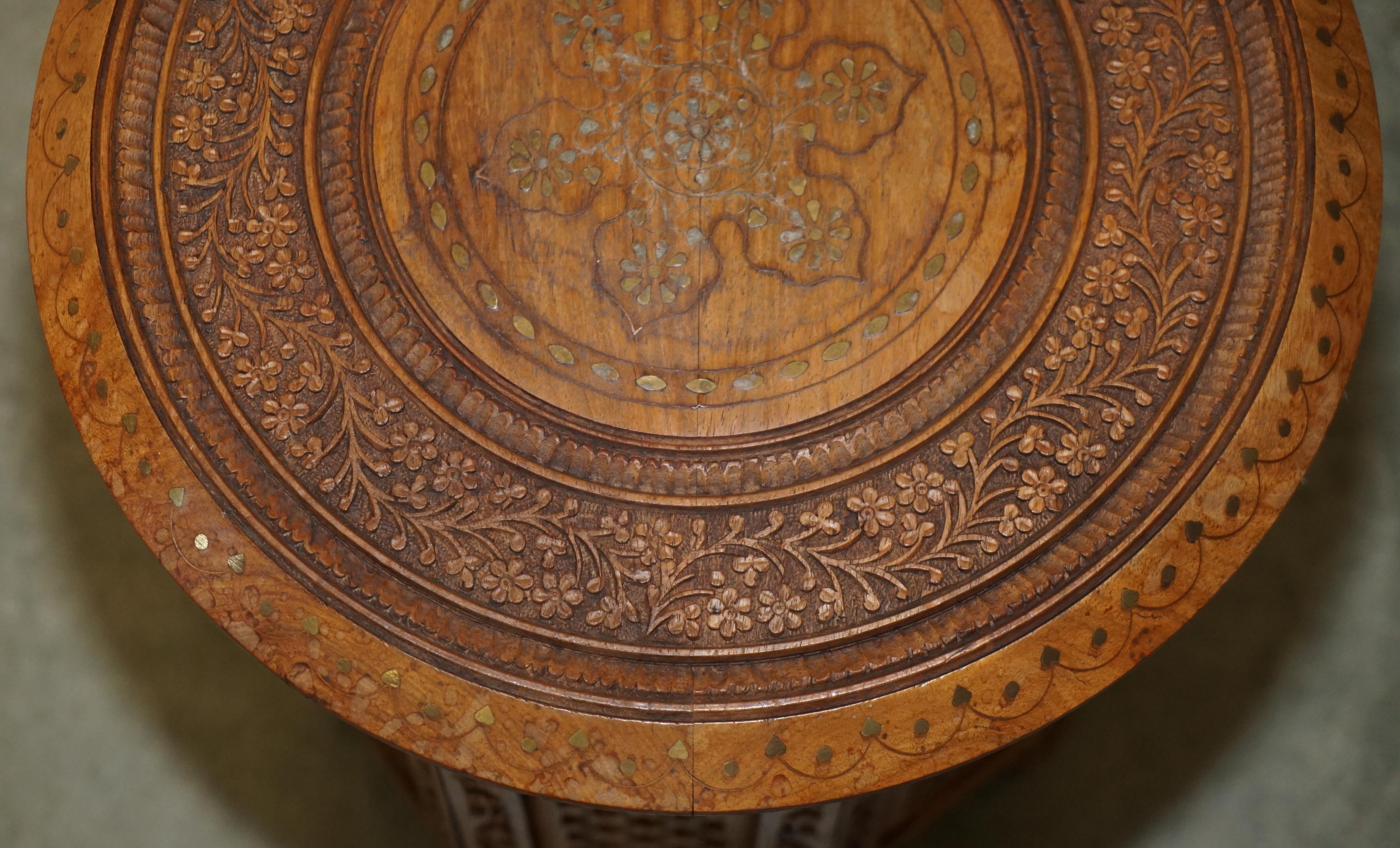 FINE ANTIQUE LIBERTY ViCTORIAN CIR 1880 INLAID SYRIAN HAND CARVED FOLDES TABLE In condizioni buone in vendita a West Sussex, Pulborough