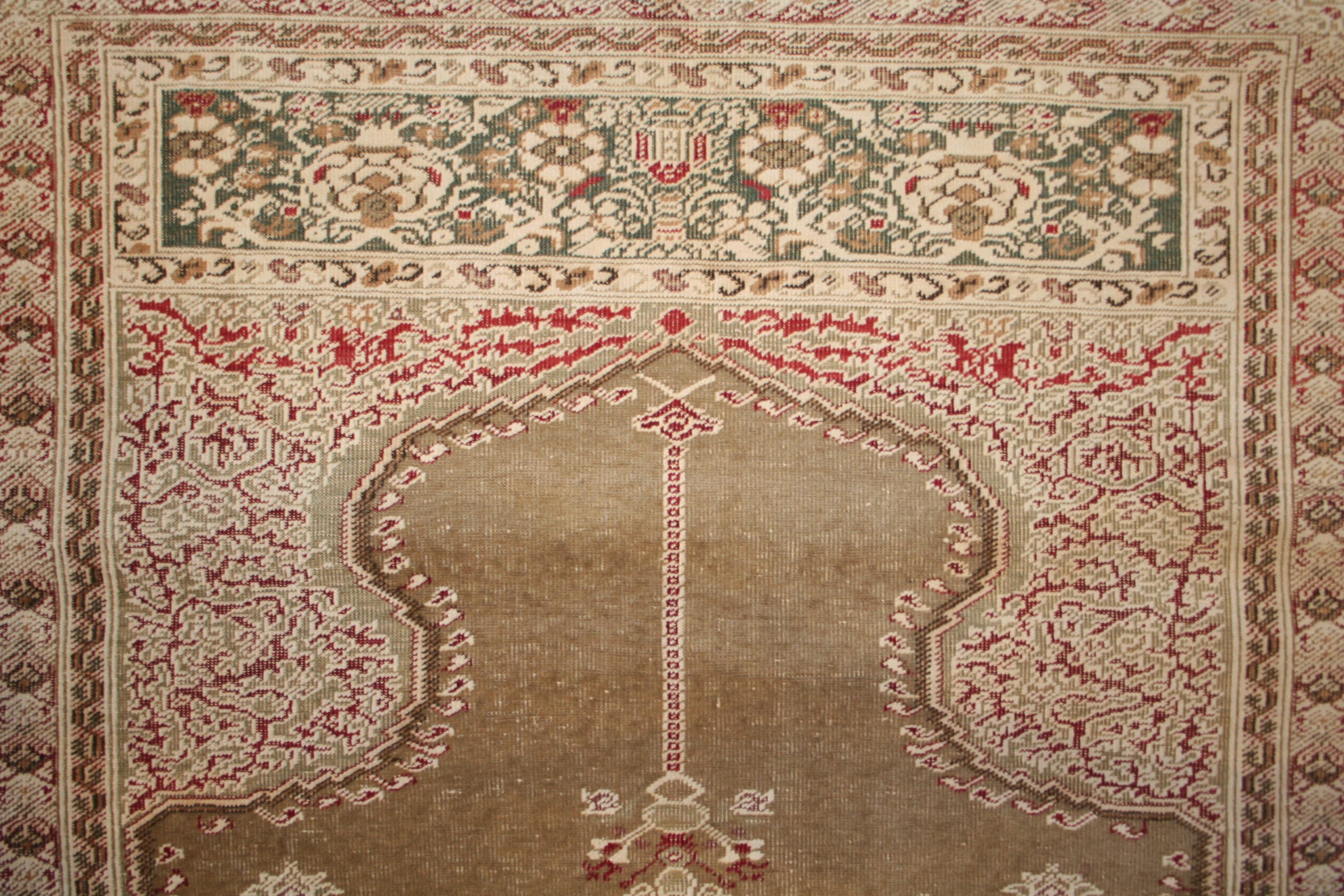 Turc Tapis de prière turc antique de couleur vert Light et bourgogne en vente