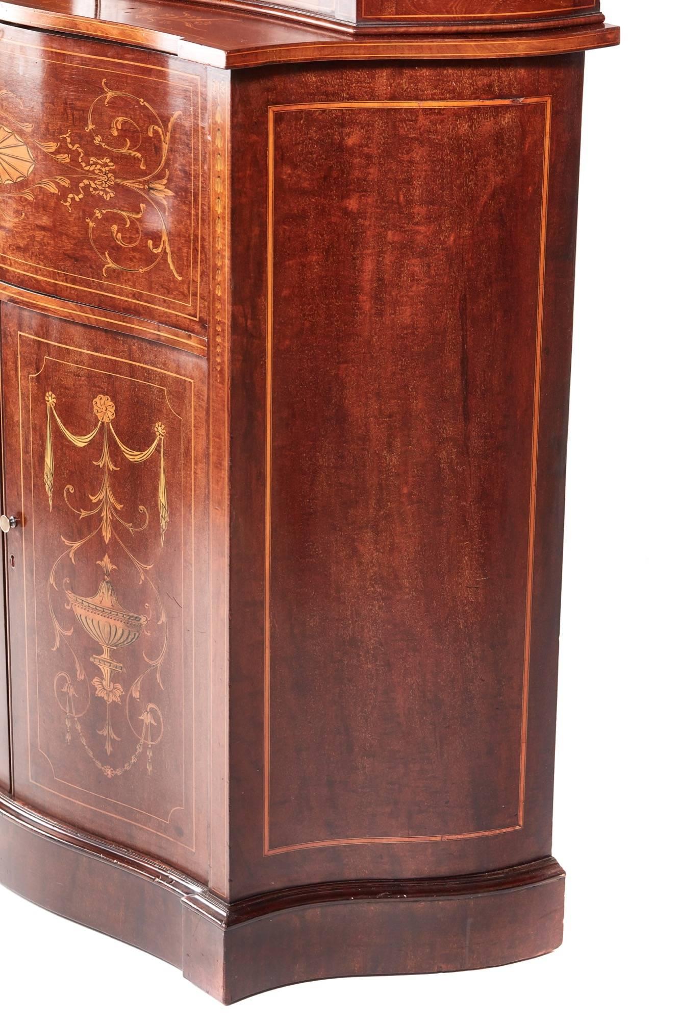 Fine Antique Mahogany Inlaid Serpentine Shaped Secretaire Bookcase or Cabinet im Angebot 1