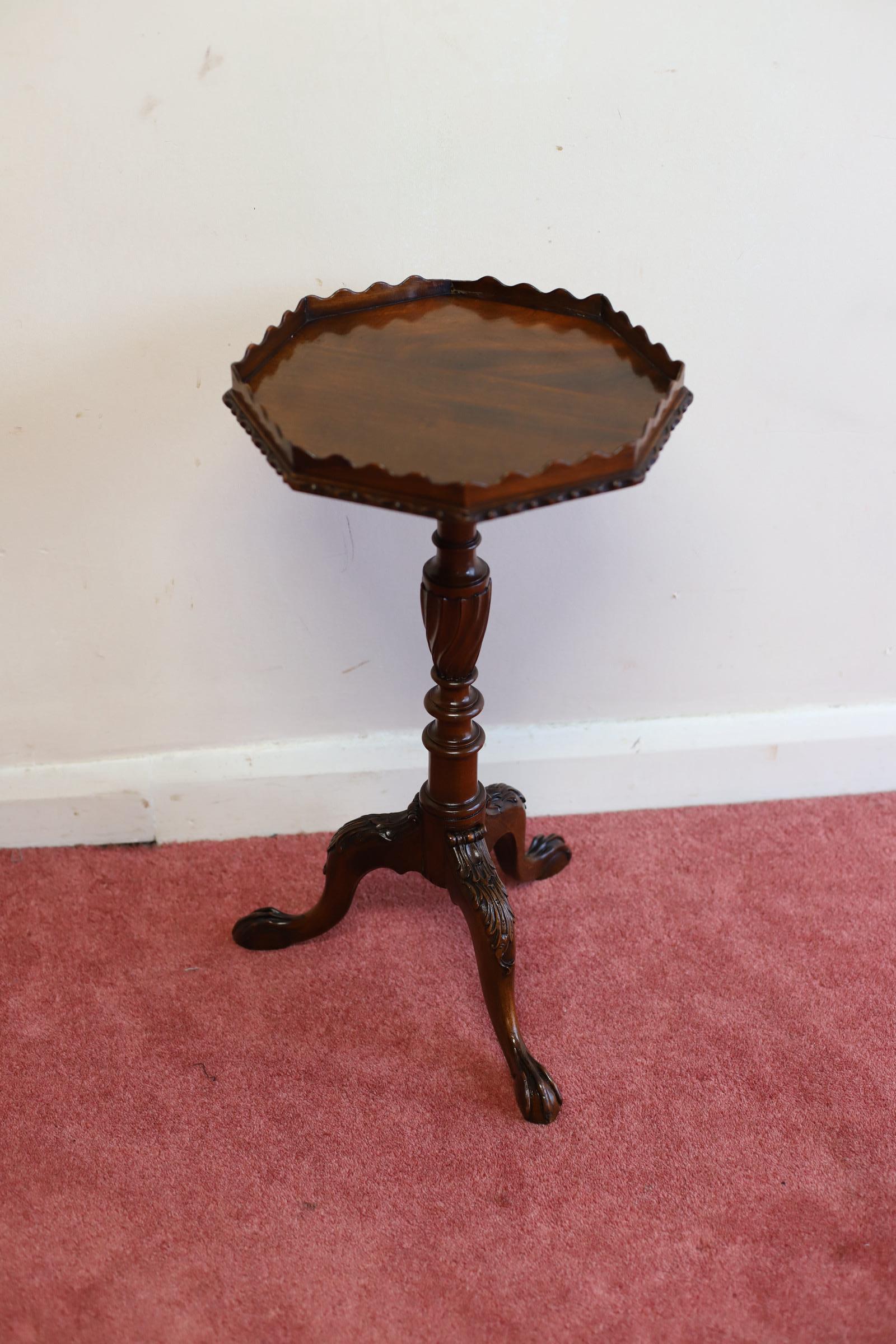 Edwardian Fine Antique Mahogany Wine Table  For Sale