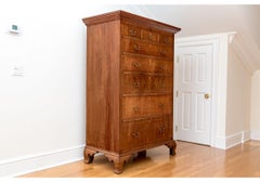 Coffre ancien en acajou incrusté de marqueterie de style Chippendale