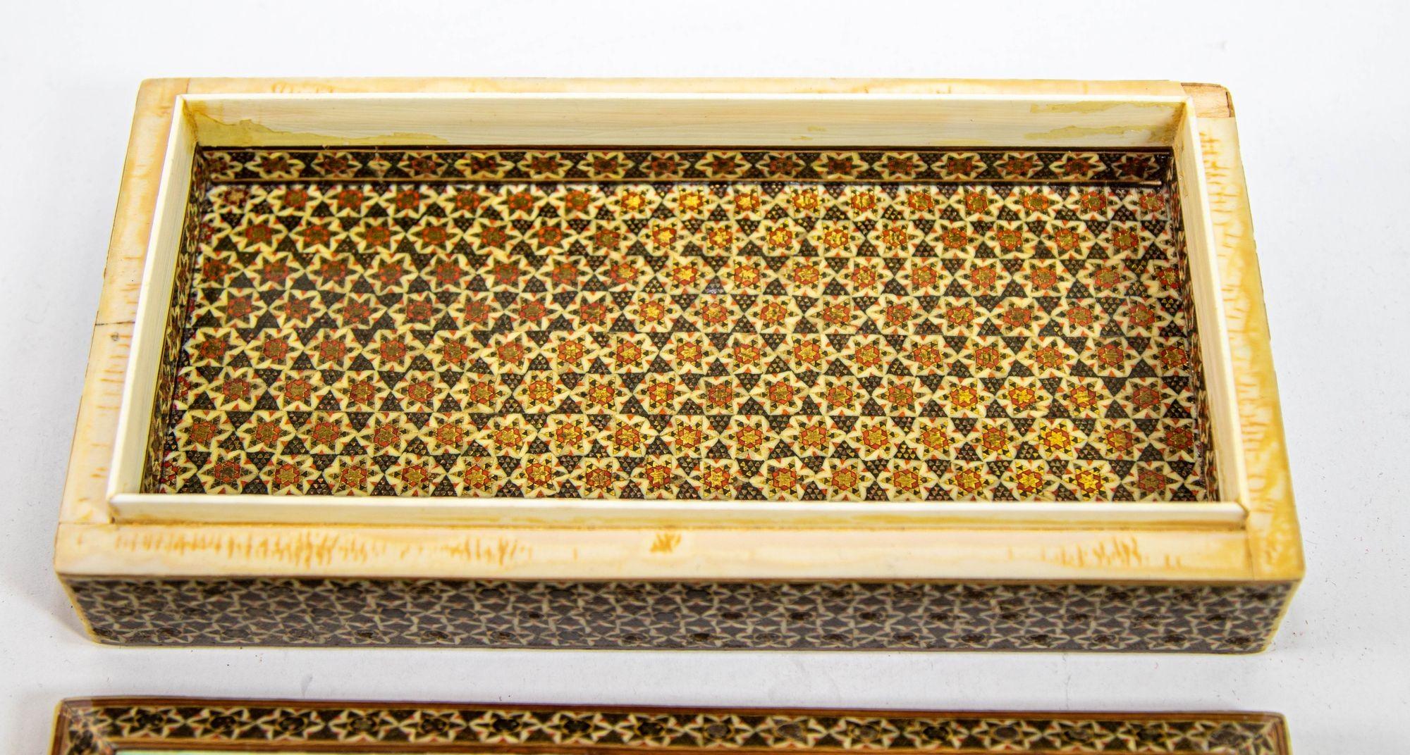 Belle boîte à bijoux d'antiquités en micro-mosaïque incrustée de style indo persan mauresque en vente 1
