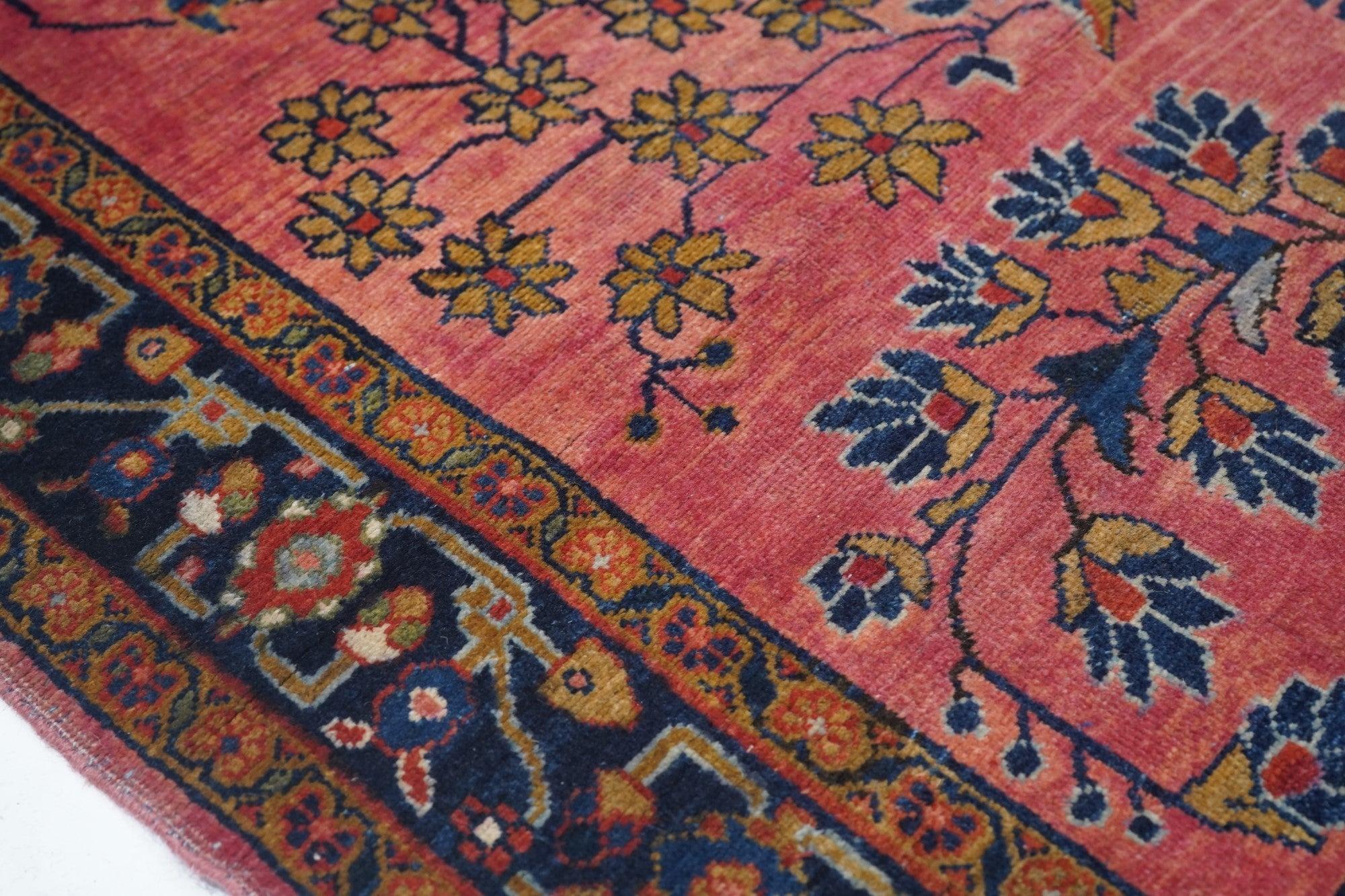 Fine Antique Mohajeran Sarouk Rug 4'3'' x 6'9'' In Good Condition For Sale In New York, NY