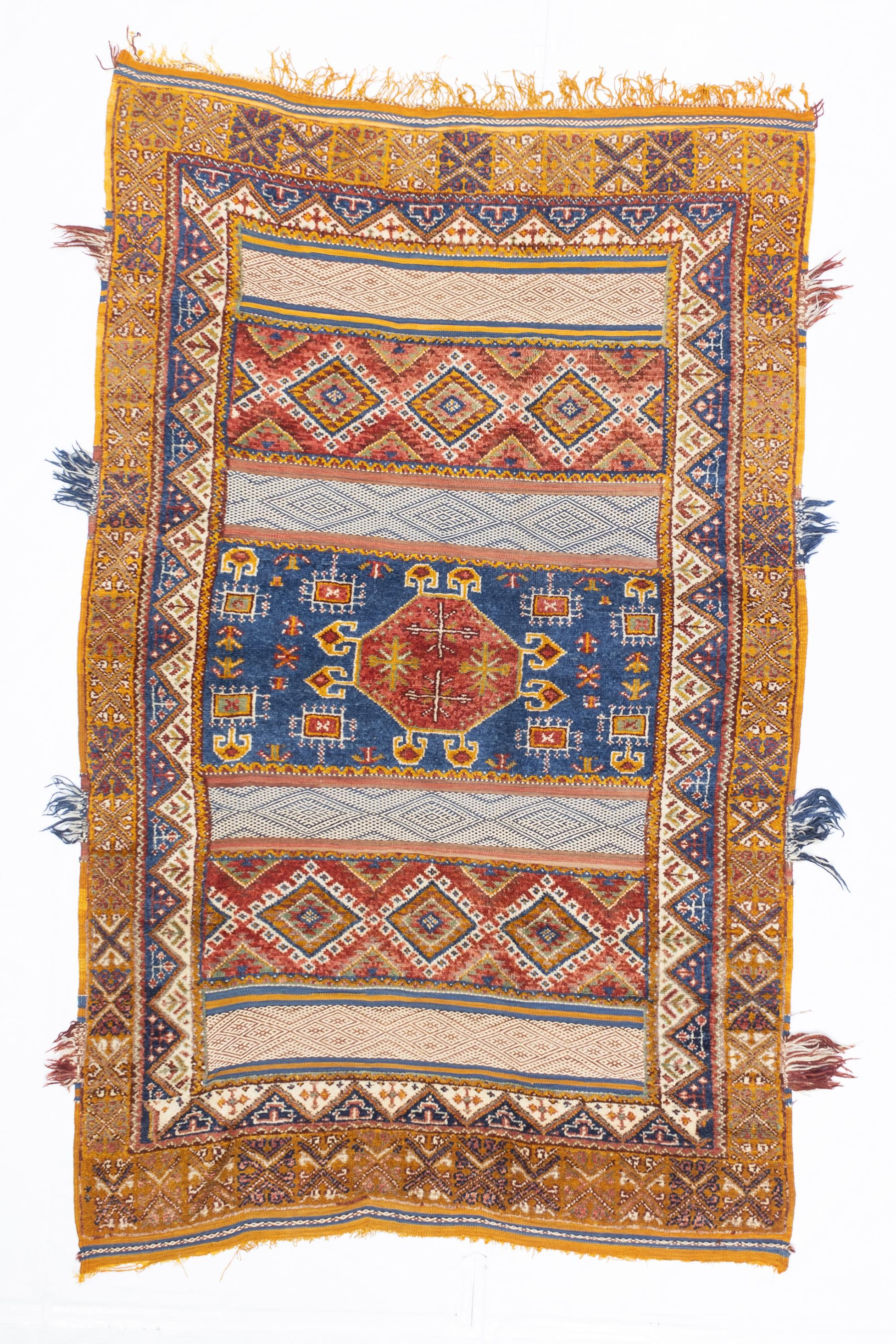 Marocain Tapis ancien en laine tribale marocaine 6'10