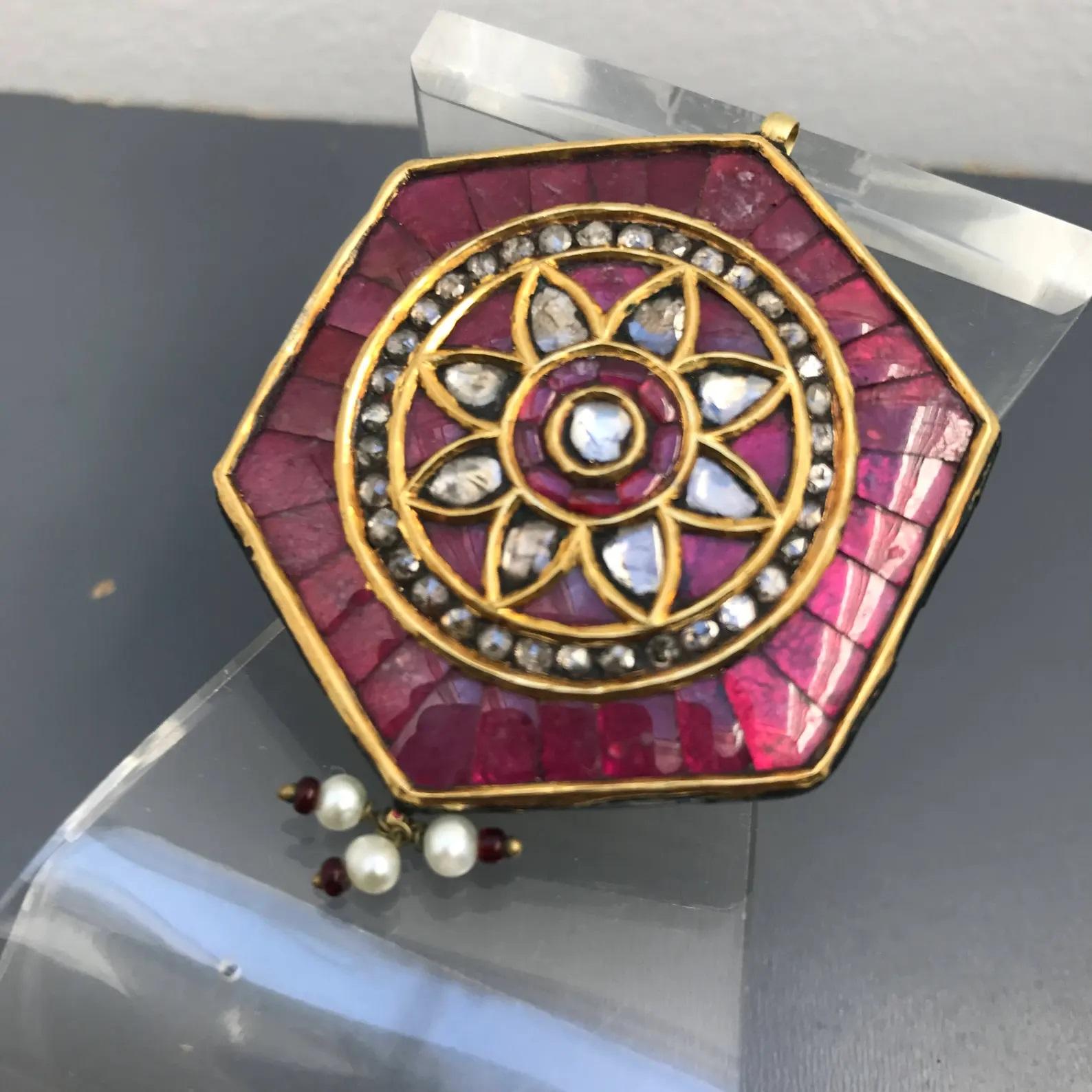 Fine Antique Mughal Gold Ruby Diamond Pendant 1