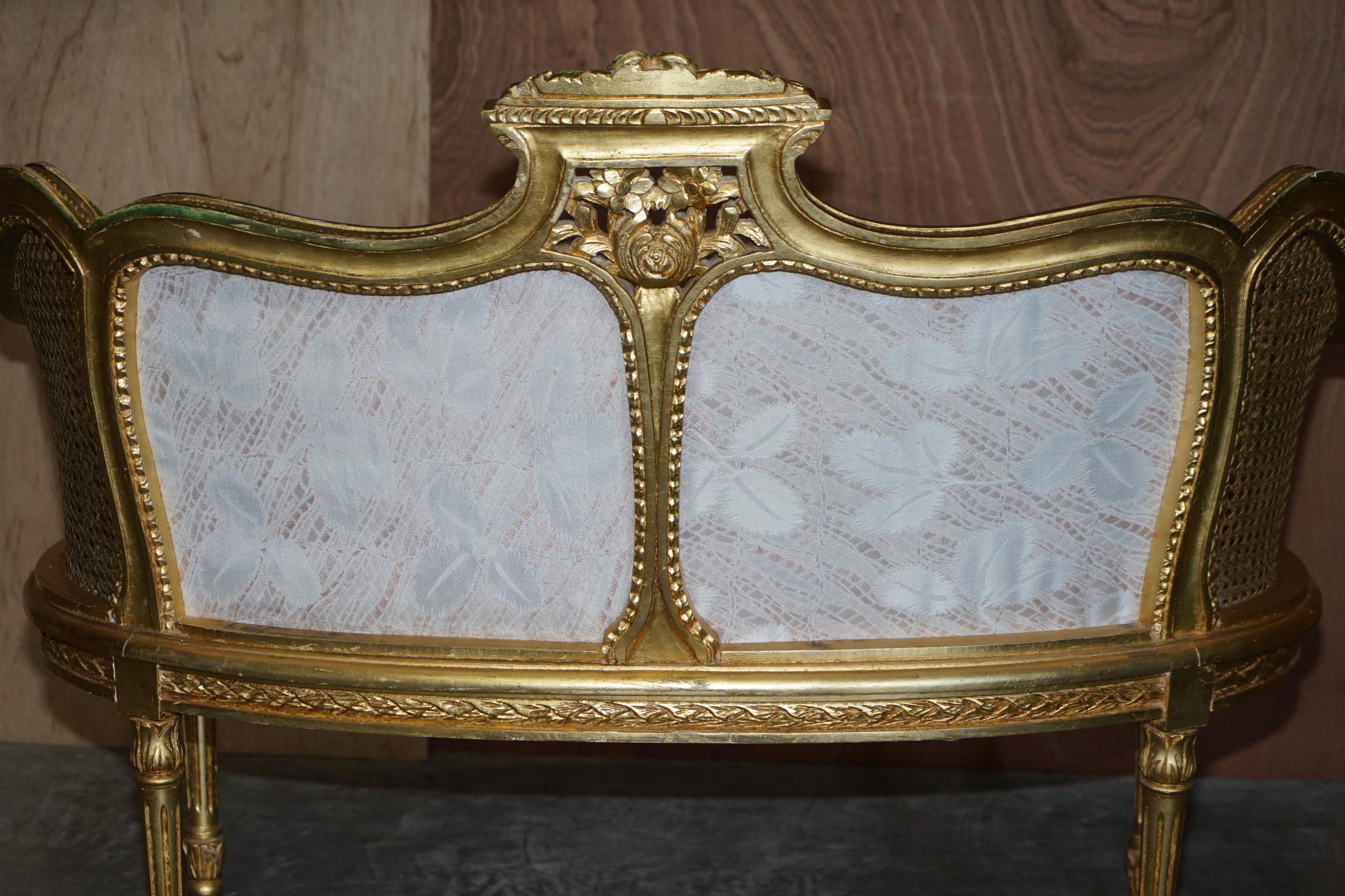 Fine Antique Napoleon III circa 1870 Gold Giltwood Bergere Louis XVI Sofa Settee For Sale 7