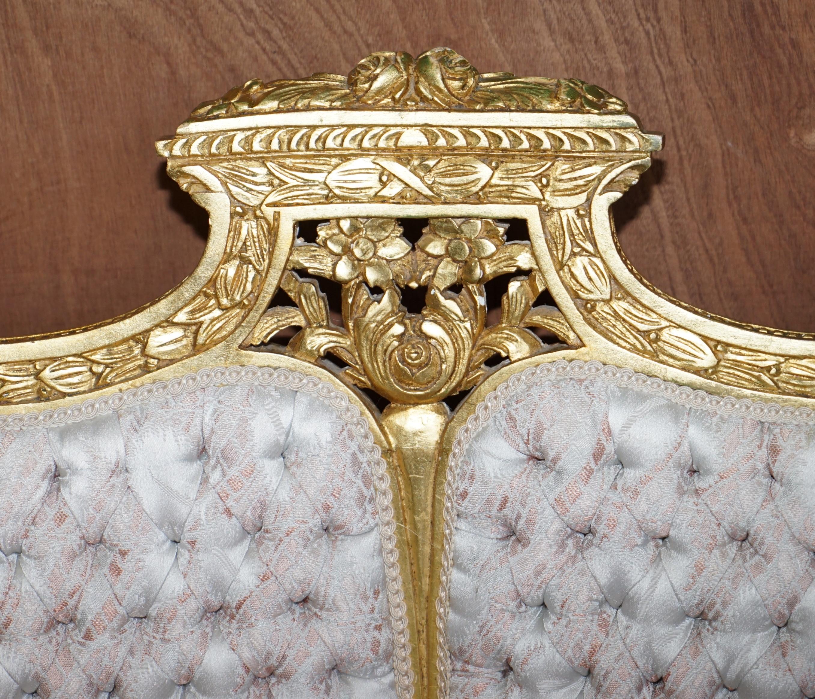 Feines antikes Napoleon III circa 1870 Gold Giltwood Bergere Louis XVI Sofa Sofa Settee (Handgefertigt) im Angebot
