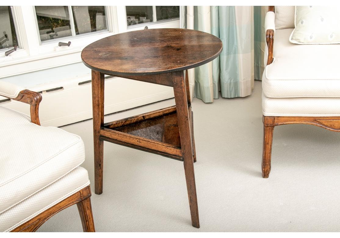 Fine Antique Oak Cricket Table  In Fair Condition For Sale In Bridgeport, CT