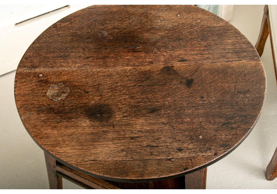 Fine Antique Oak Cricket Table  For Sale 1