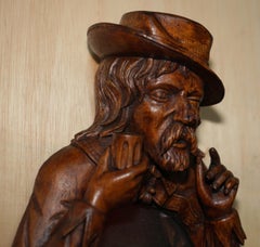 FINE ANTiQUE ORIGINAL BLACK FOREST FOLK ART WALL MIRROR OF CHAP WITH BEE ON NOSE