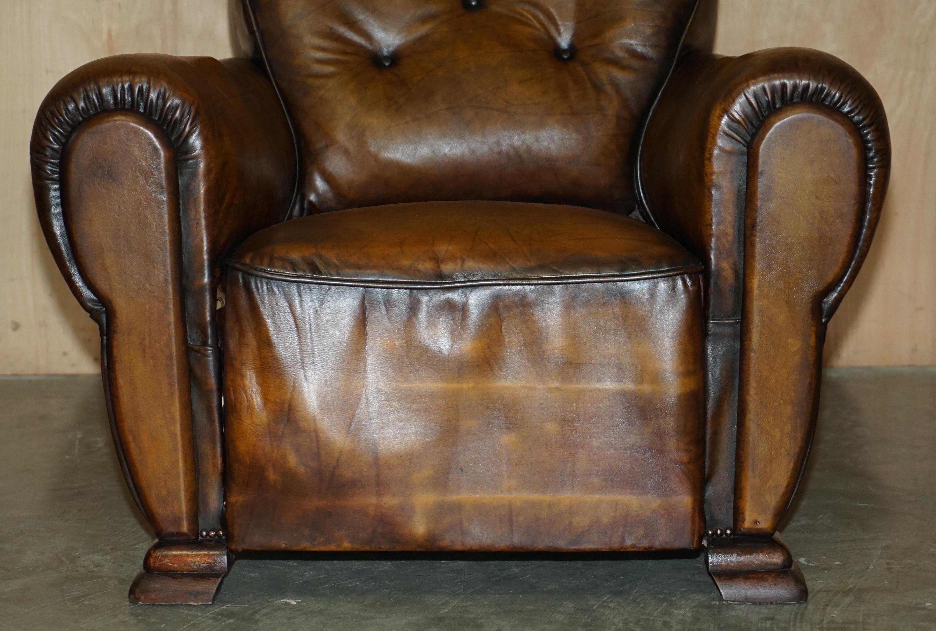FINE ANTIQUE PAIR OF ART DECO FULLY RESTORED CIGAR BROWN LEATHER CLUB ARMCHAIRs For Sale 1