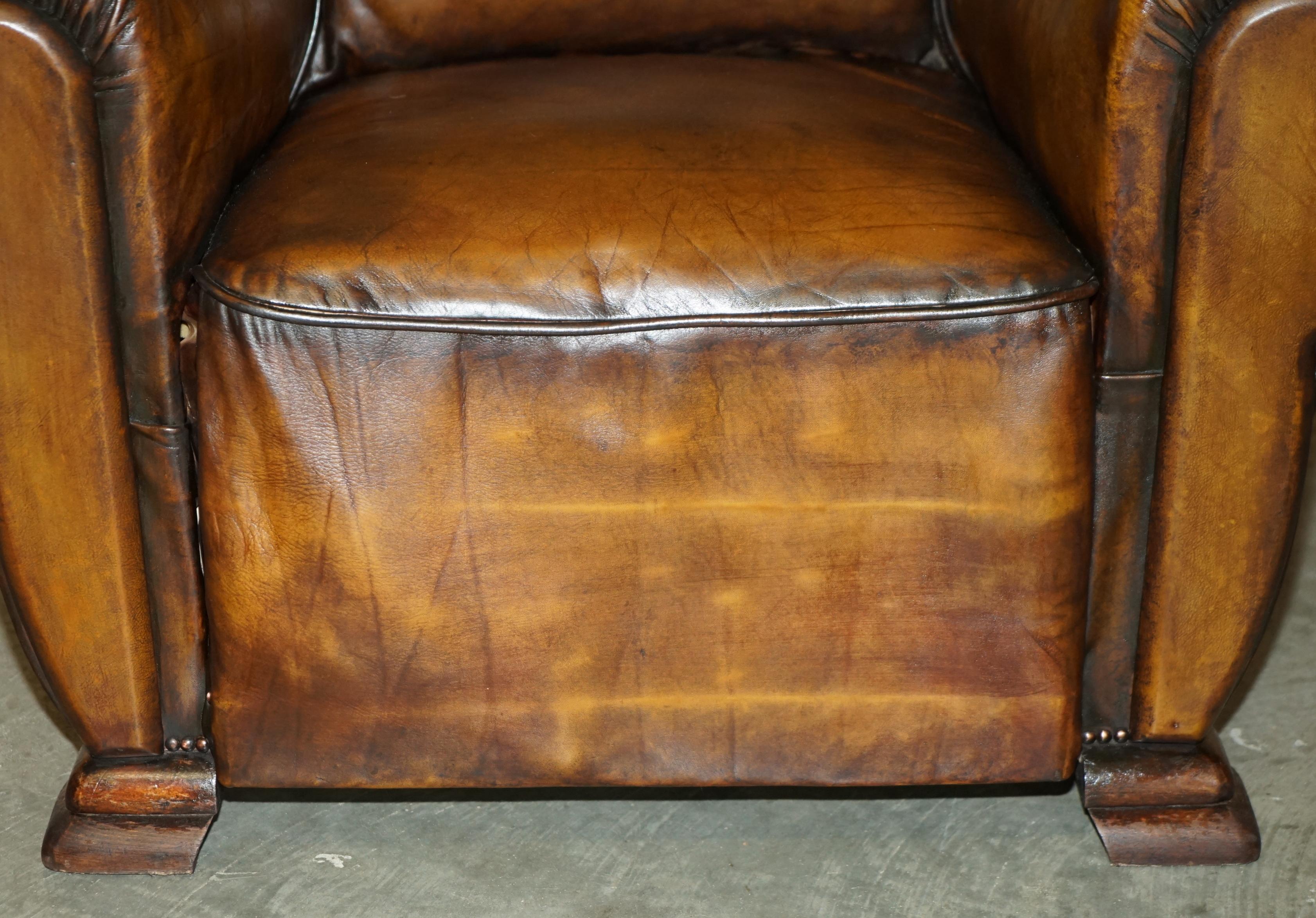 FINE ANTIQUE PAIR OF ART DECO FULLY RESTORED CIGAR BROWN LEATHER CLUB ARMCHAIRs For Sale 2
