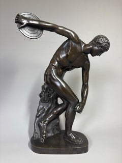 Wunderschöne antike, patinierte Bronzeskulptur des „Diskuswerfers“ nach Myron