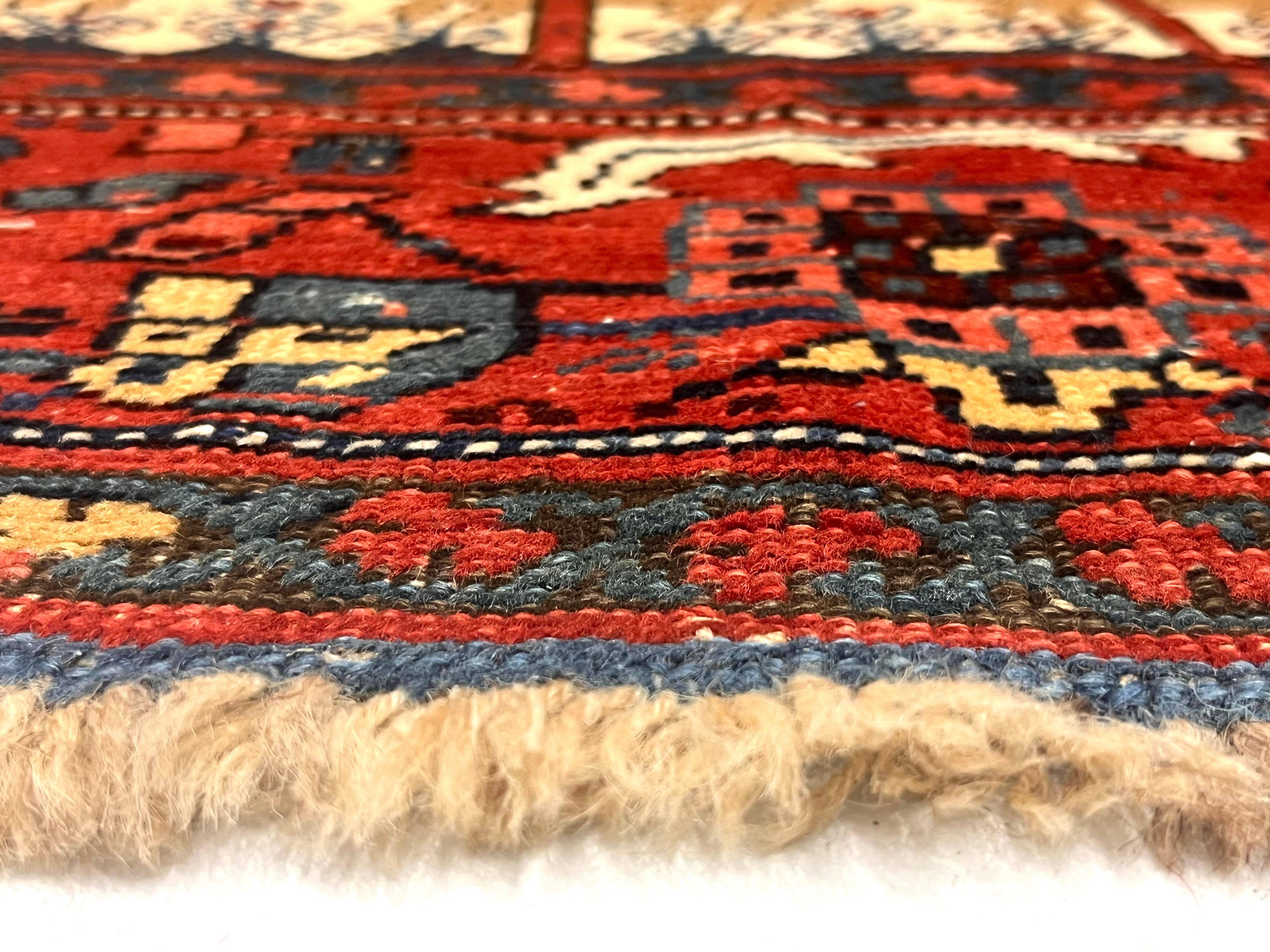 Fine Antique Persian Bakhshayesh Rug 5’9