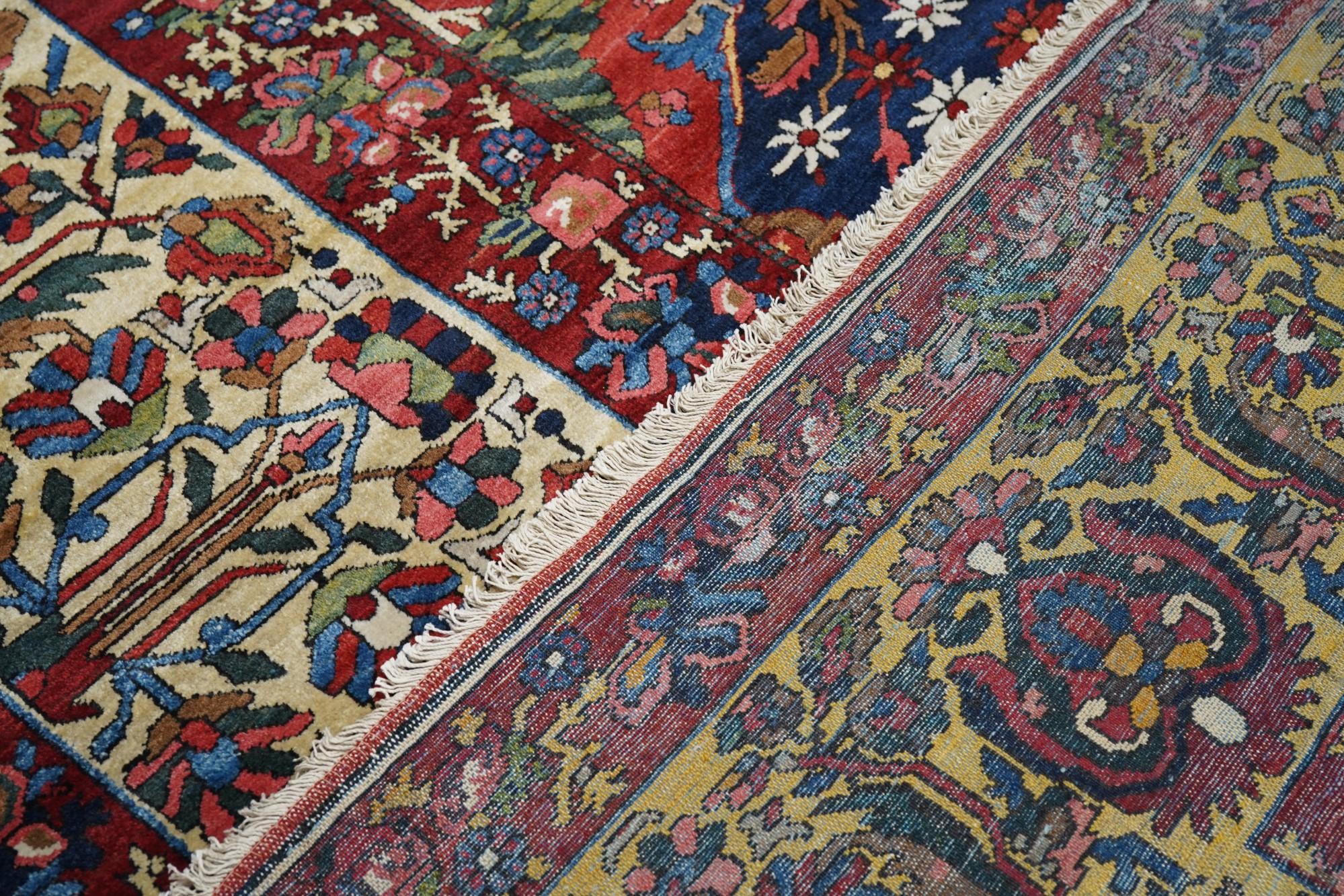 Antiker persischer Bakhtiari-Teppich aus Persien im Angebot 6