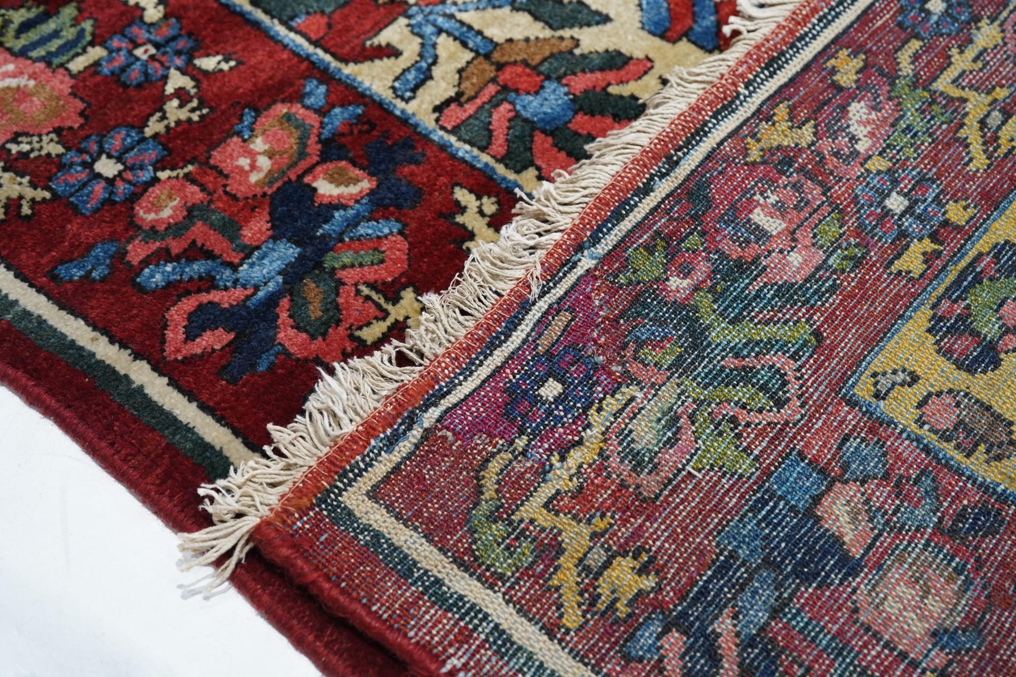 Antiker persischer Bakhtiari-Teppich aus Persien im Angebot 7