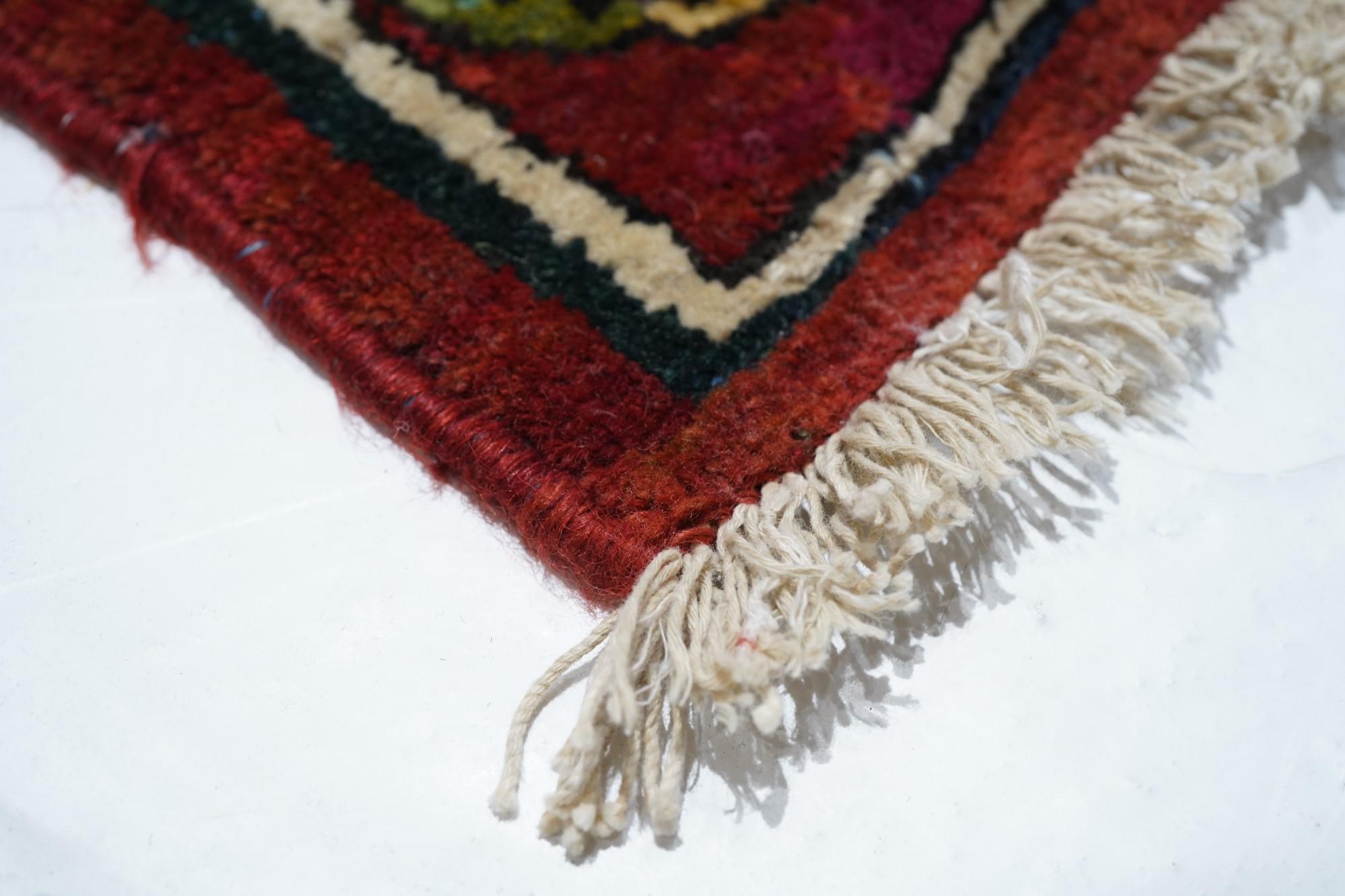 Antiker persischer Bakhtiari-Teppich aus Persien (Persisch) im Angebot