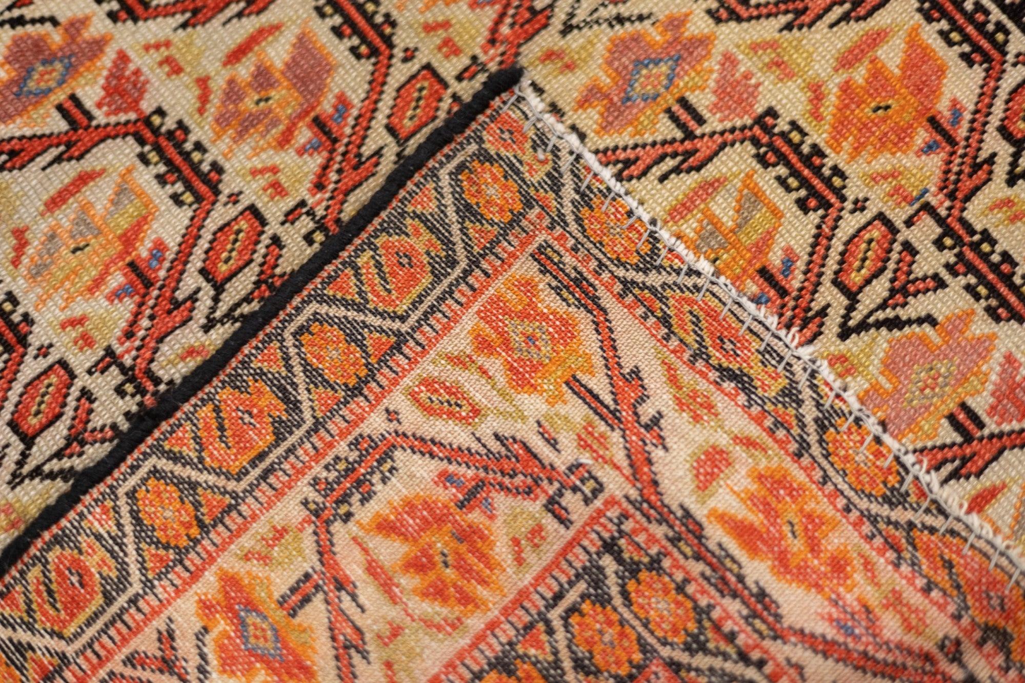 Fine Antique Persian Farahan Rug 4'2'' x 6'6'' For Sale 1