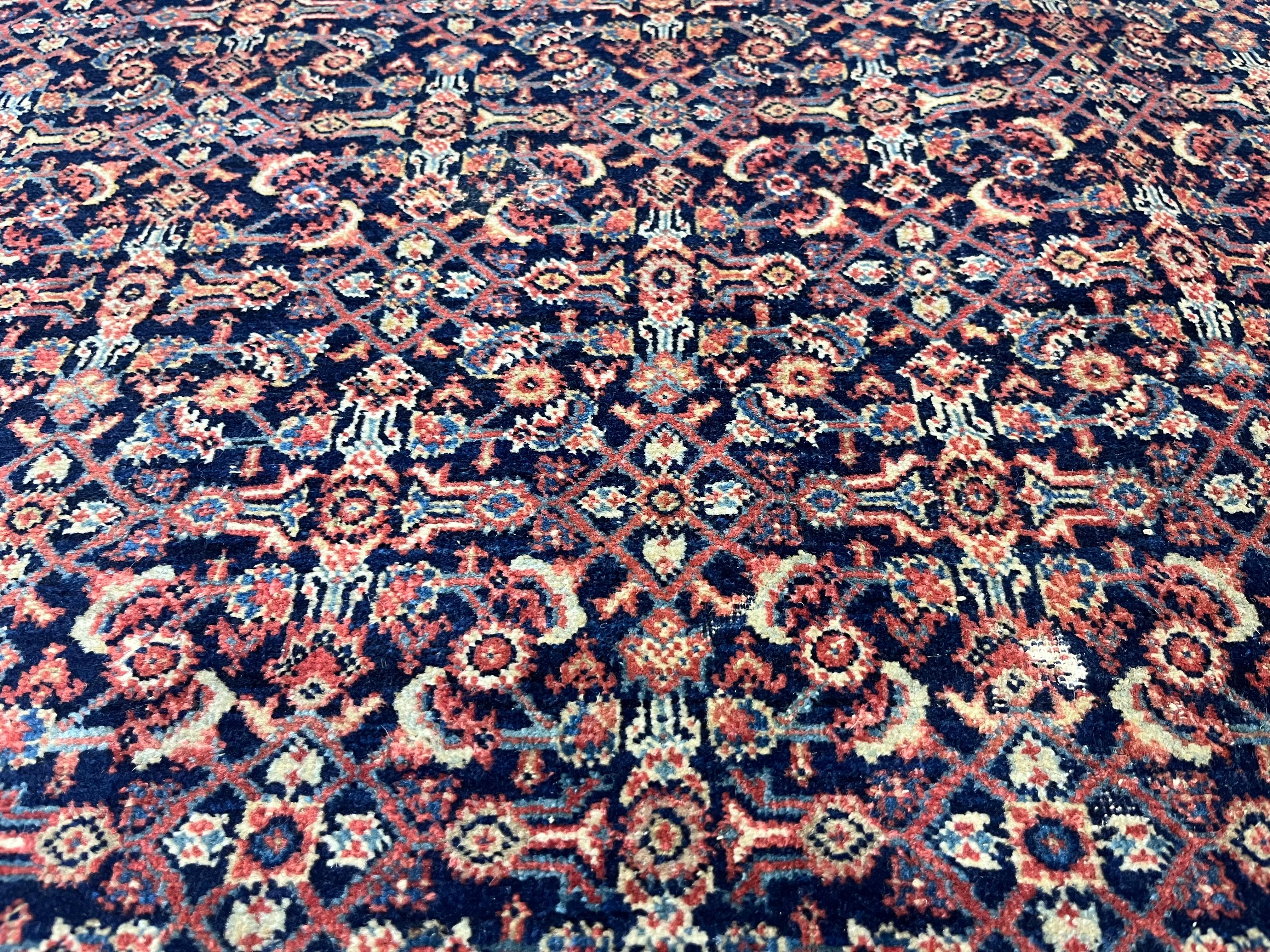 Feiner antiker persischer Farahan-Teppich 4'3